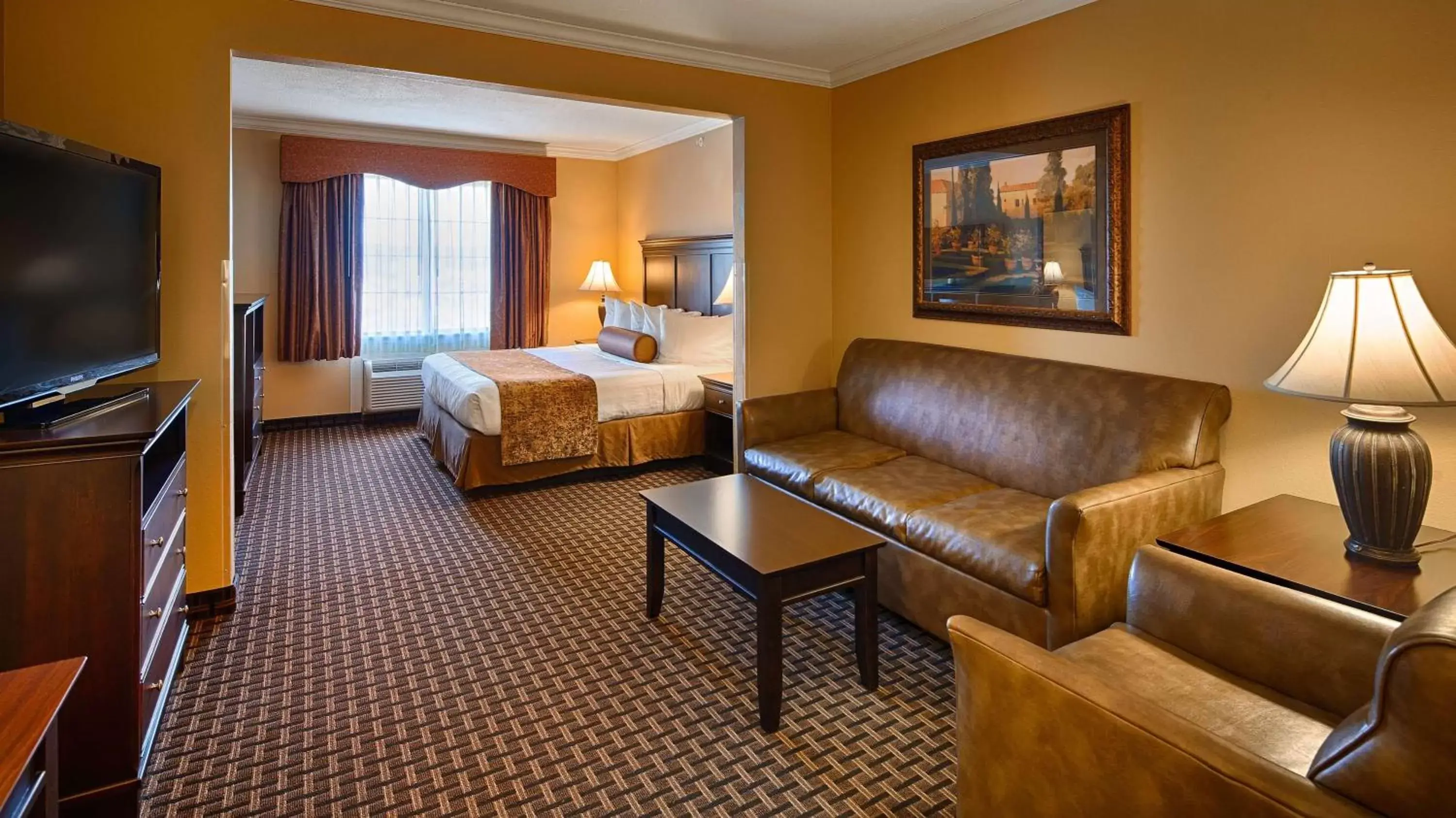 Photo of the whole room, Bed in Best Western Plus Southpark Inn & Suites Photo of the whole room, Bed in Best Western Plus Southpark Inn & Suites