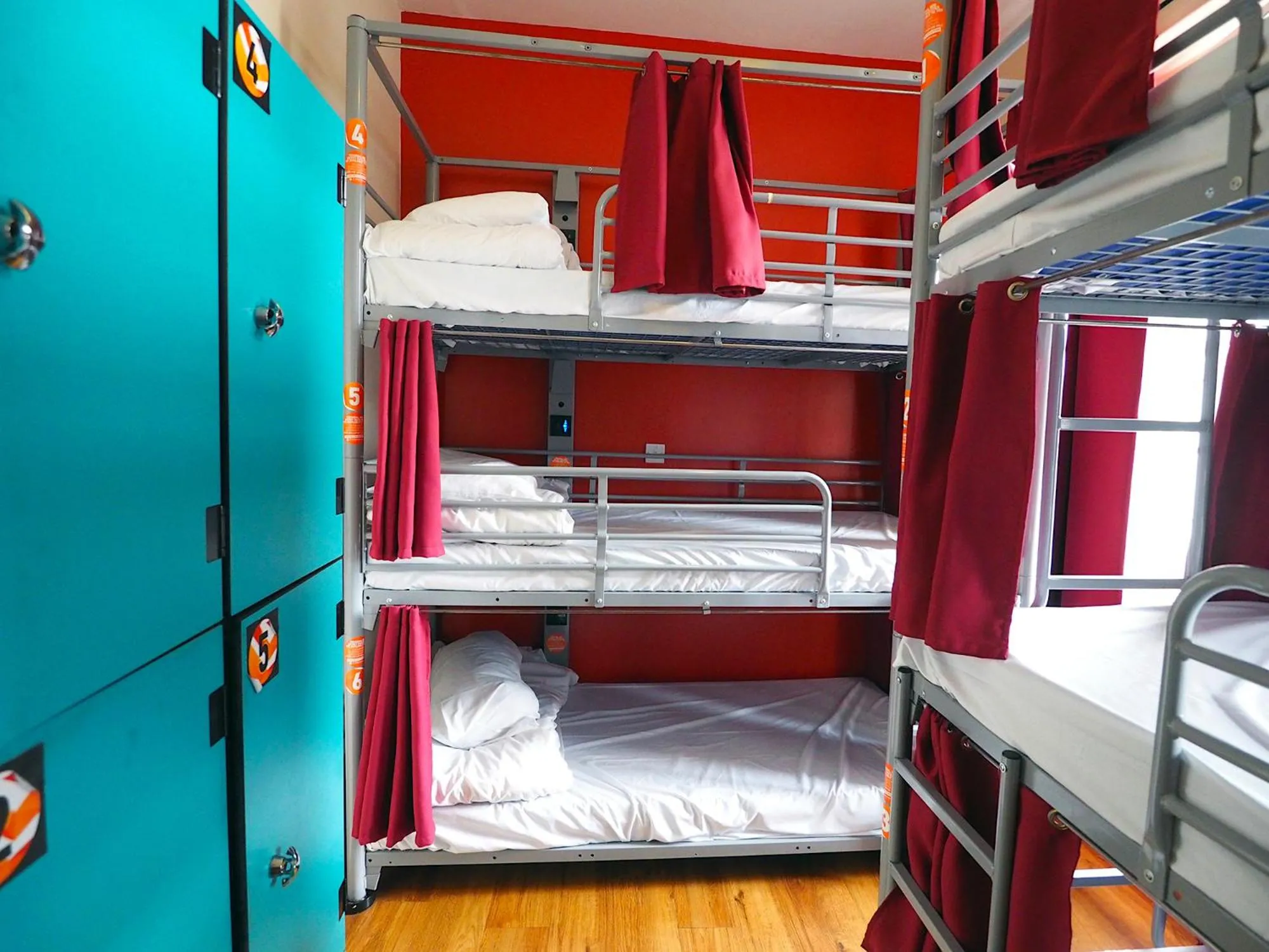 Bed in 6-Bed Mixed Dormitory Room External Shared Bathroom in St Christopher's Inn Edinburgh - Original