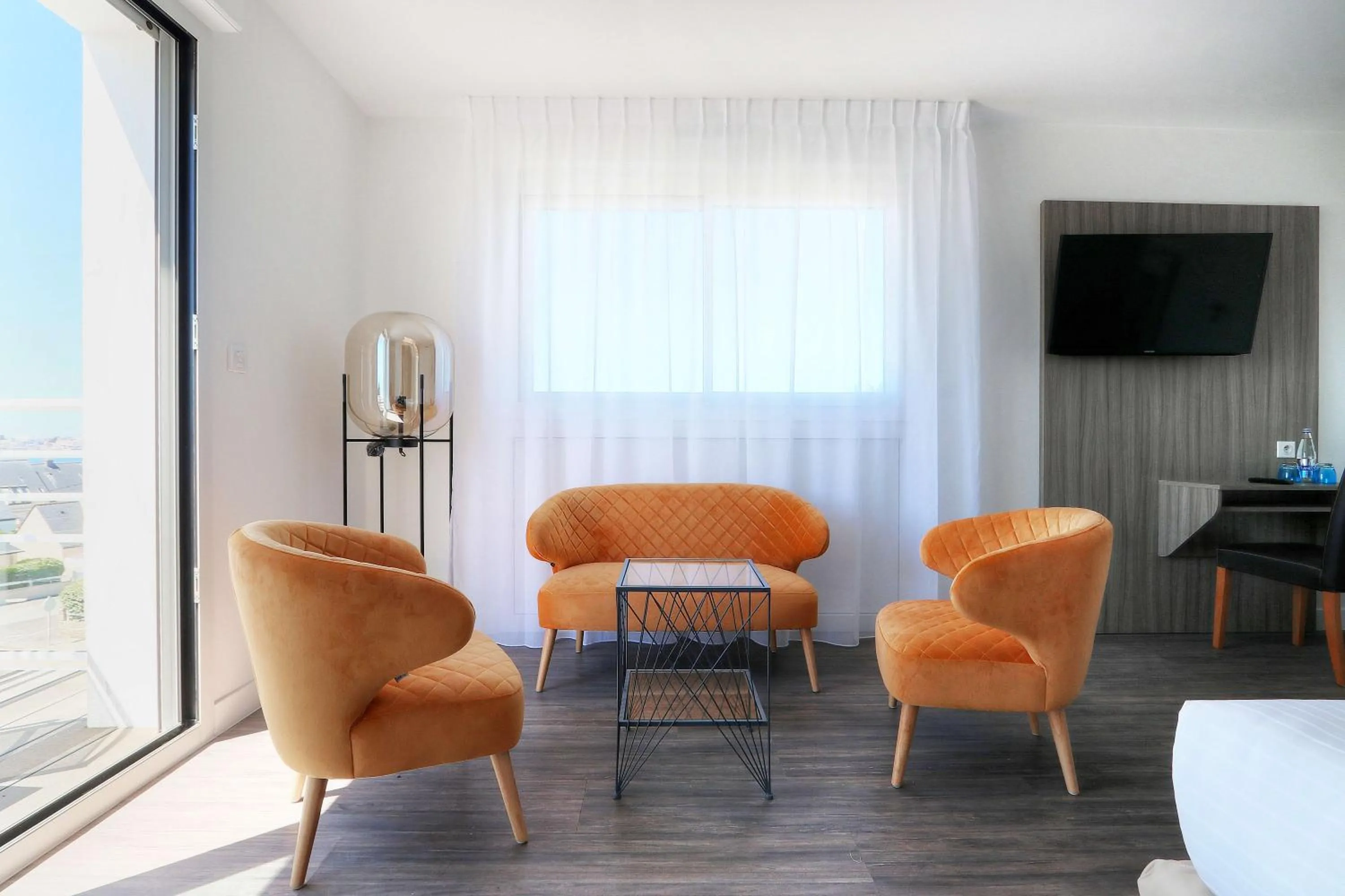 Bedroom in Best Western Hôtel Le Bellevue Quiberon