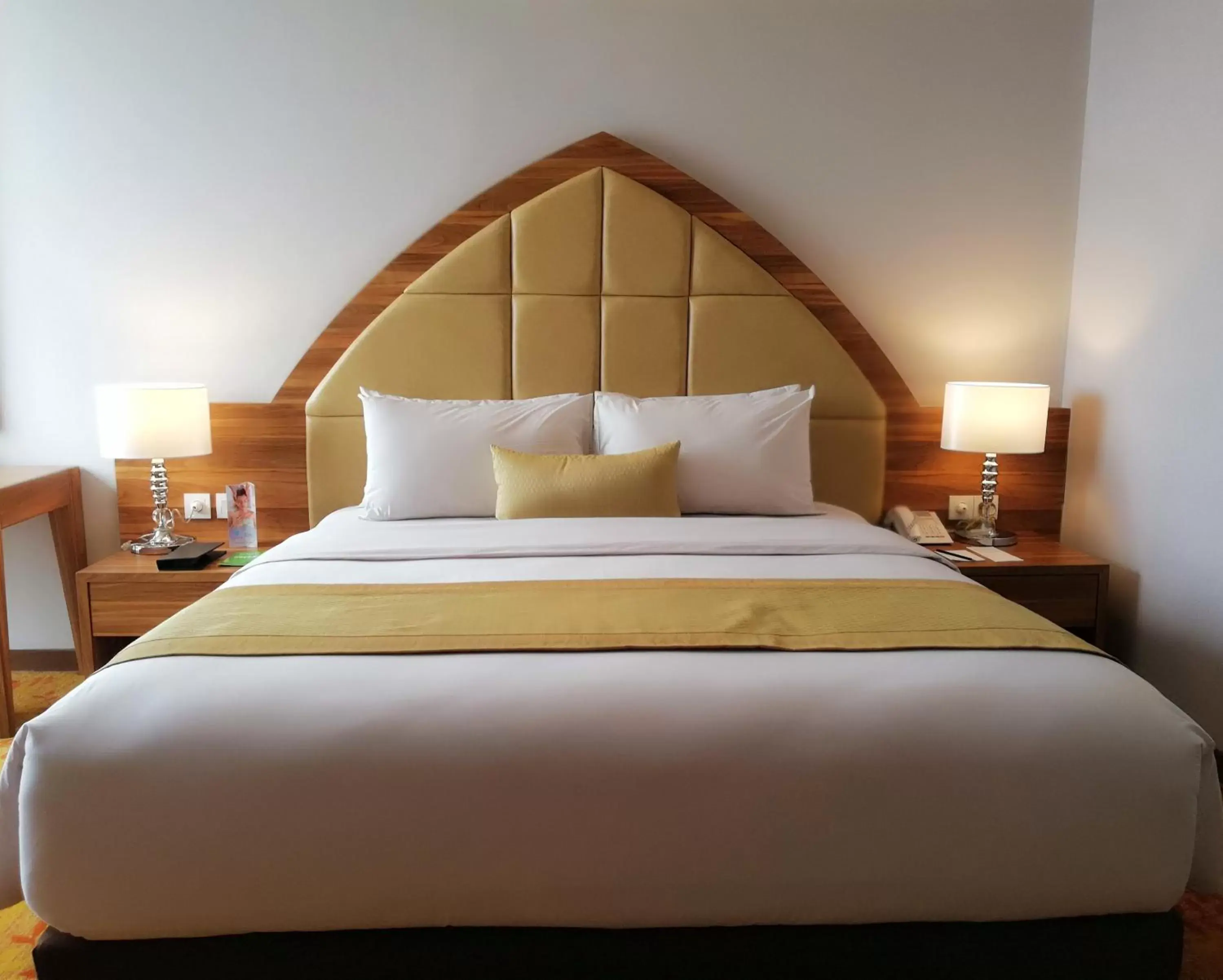 Bedroom, Bed in Grand Serela Yogyakarta Bedroom, Bed in Grand Serela Yogyakarta