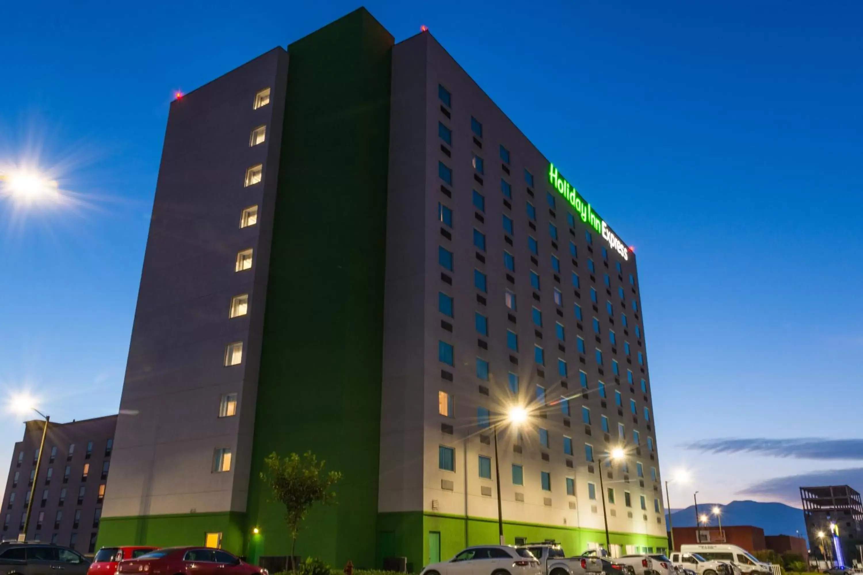 Property building in Holiday Inn Express Saltillo Zona Aeropuerto by IHG Property building in Holiday Inn Express Saltillo Zona Aeropuerto by IHG