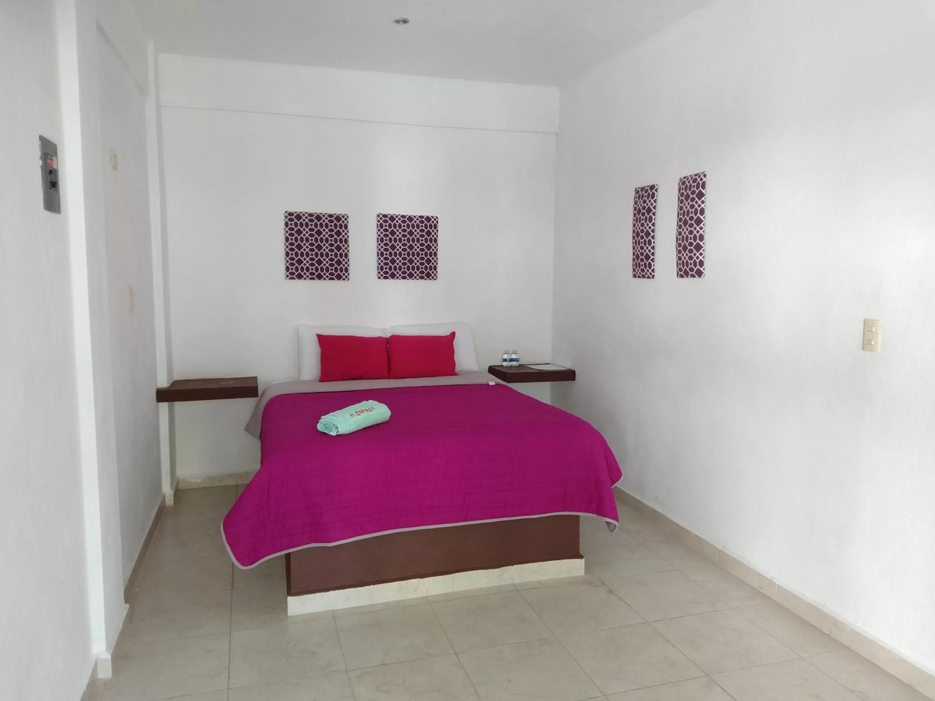 Photo of the whole room in Hotel España