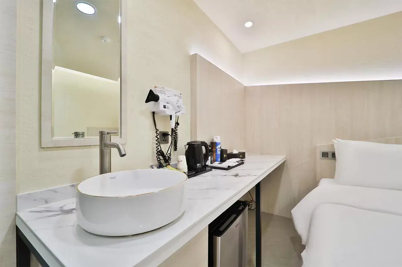 Bathroom in Ytt Hotel