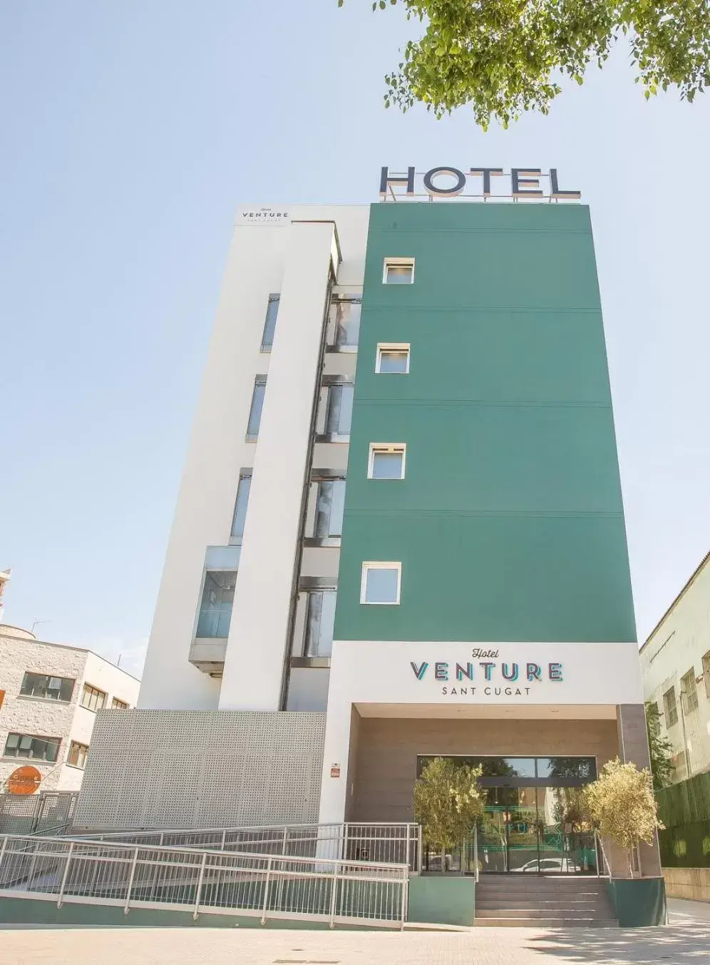Facade/entrance in Hotel Venture Sant Cugat