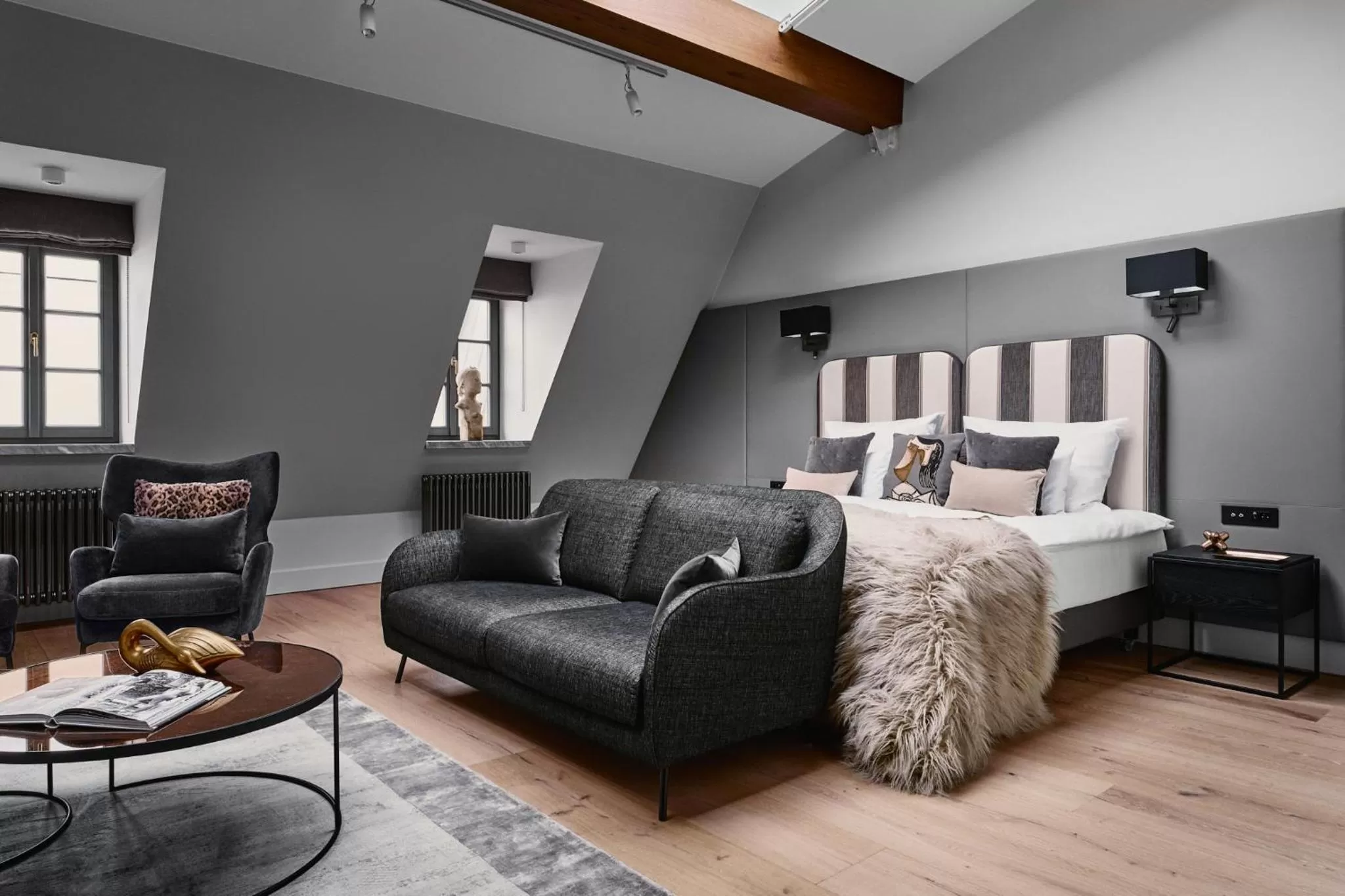 Super Deluxe in Hotel H15 Luxury Palace