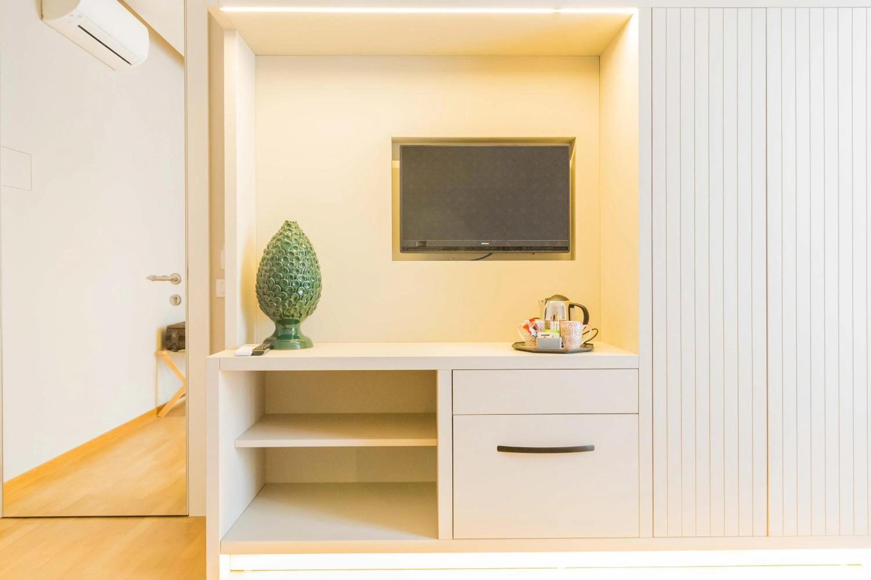 Bedroom in 200 ROOMS & TERRACE