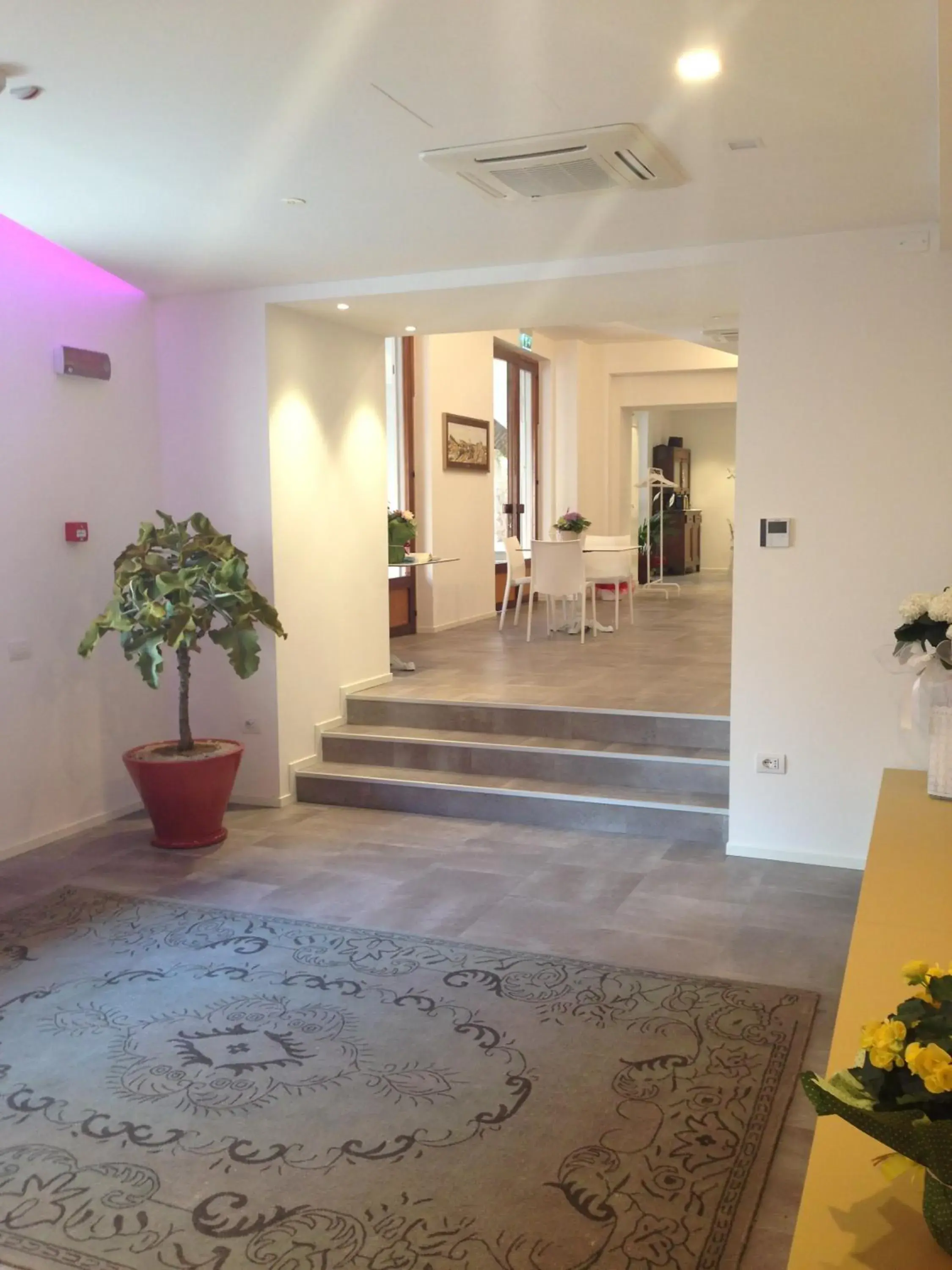 Lobby/Reception in Albergo La Rocca