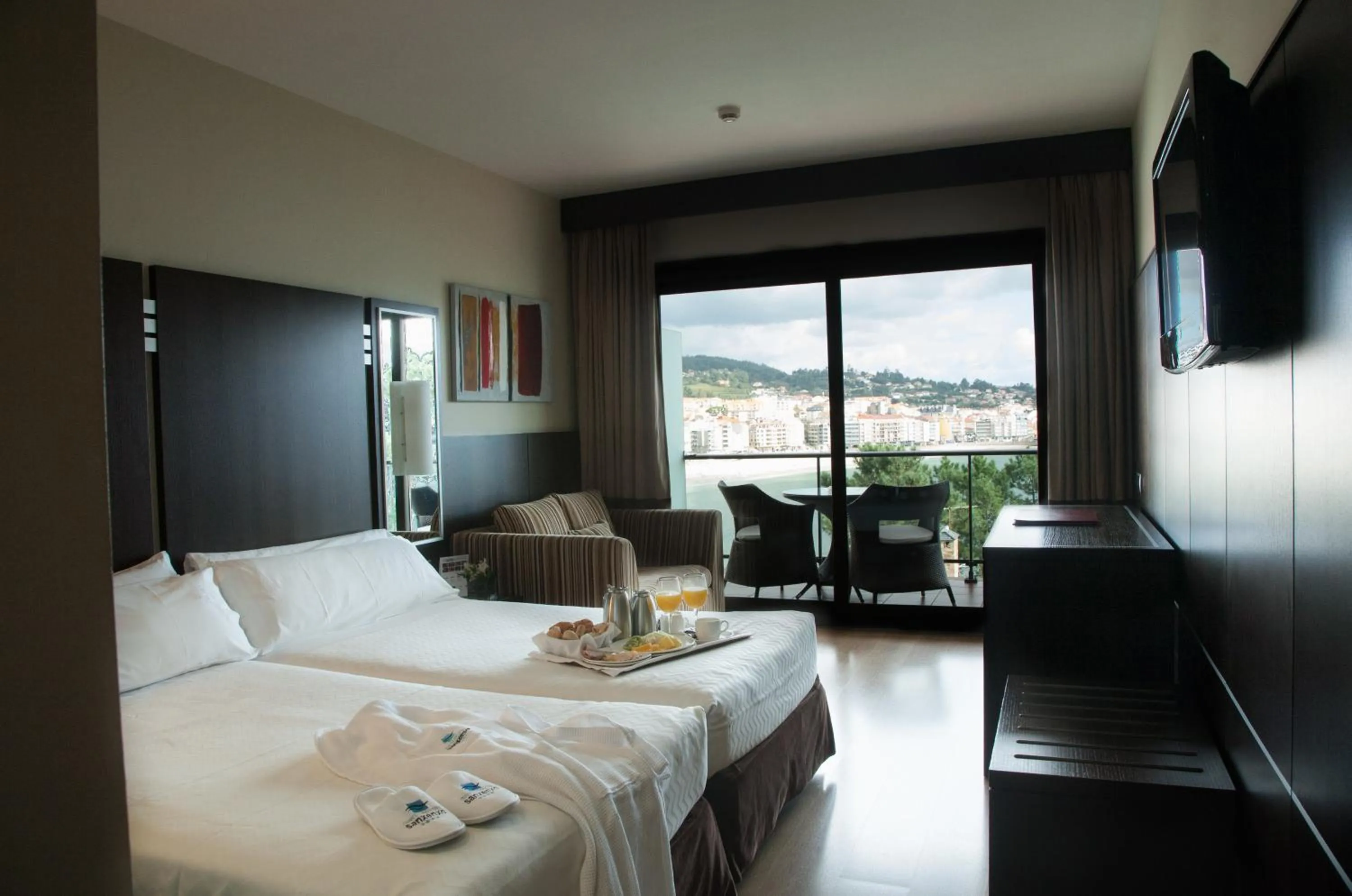 Bedroom, Bed in Gran Talaso Hotel Sanxenxo