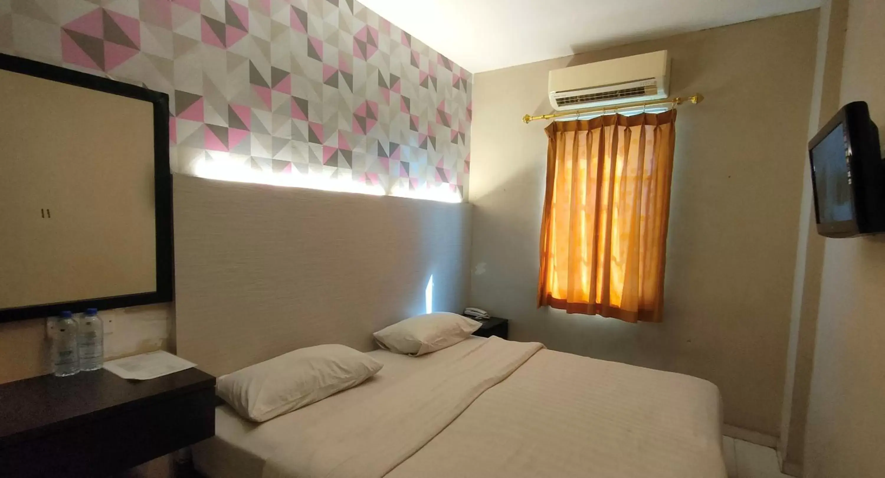 Bedroom, Bed in OS Hotel Batu Aji Batam