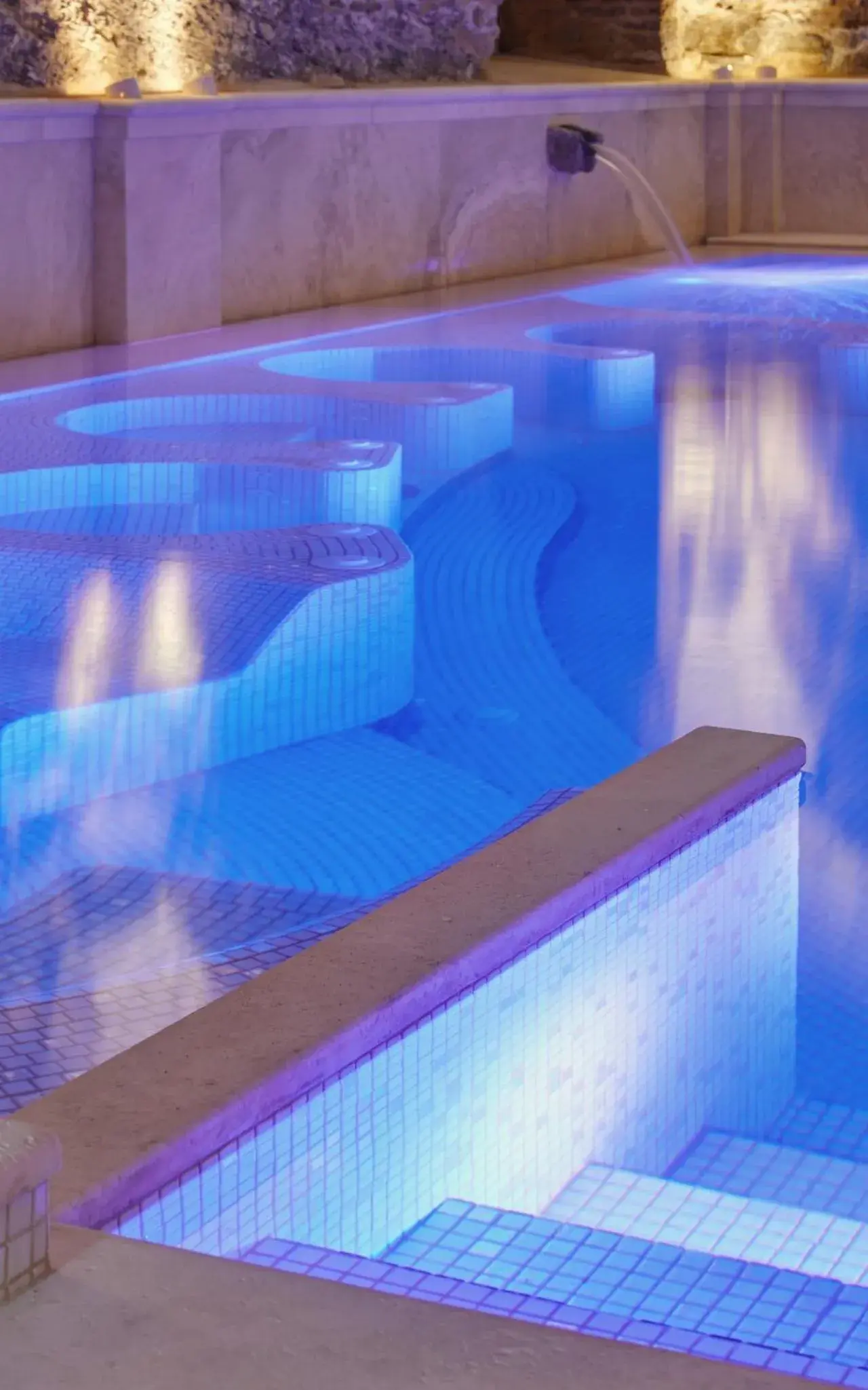 Hot Tub, Swimming Pool in Monastero Di Cortona Hotel & Spa
