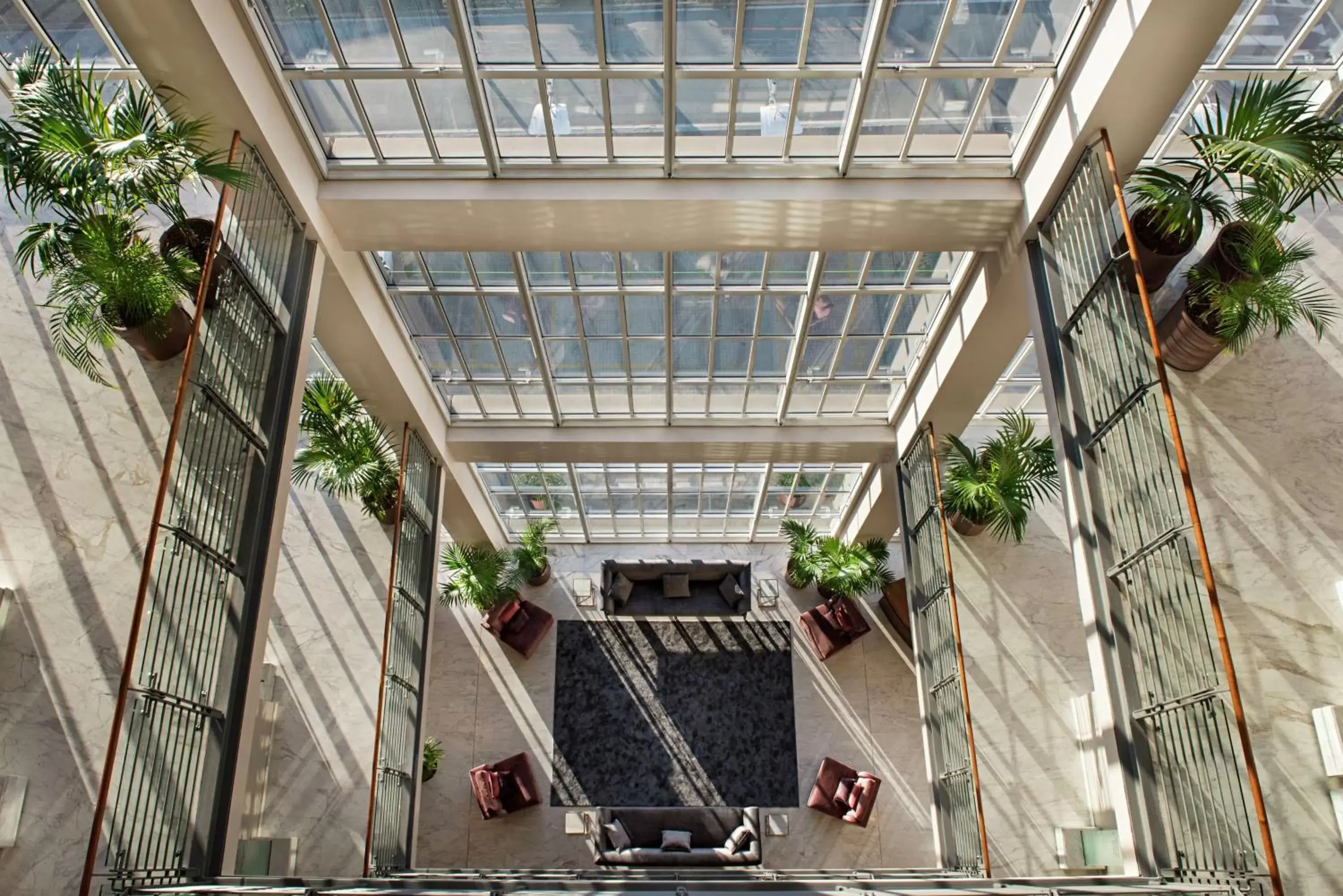 Lobby or reception in DoubleTree by Hilton Turin Lingotto