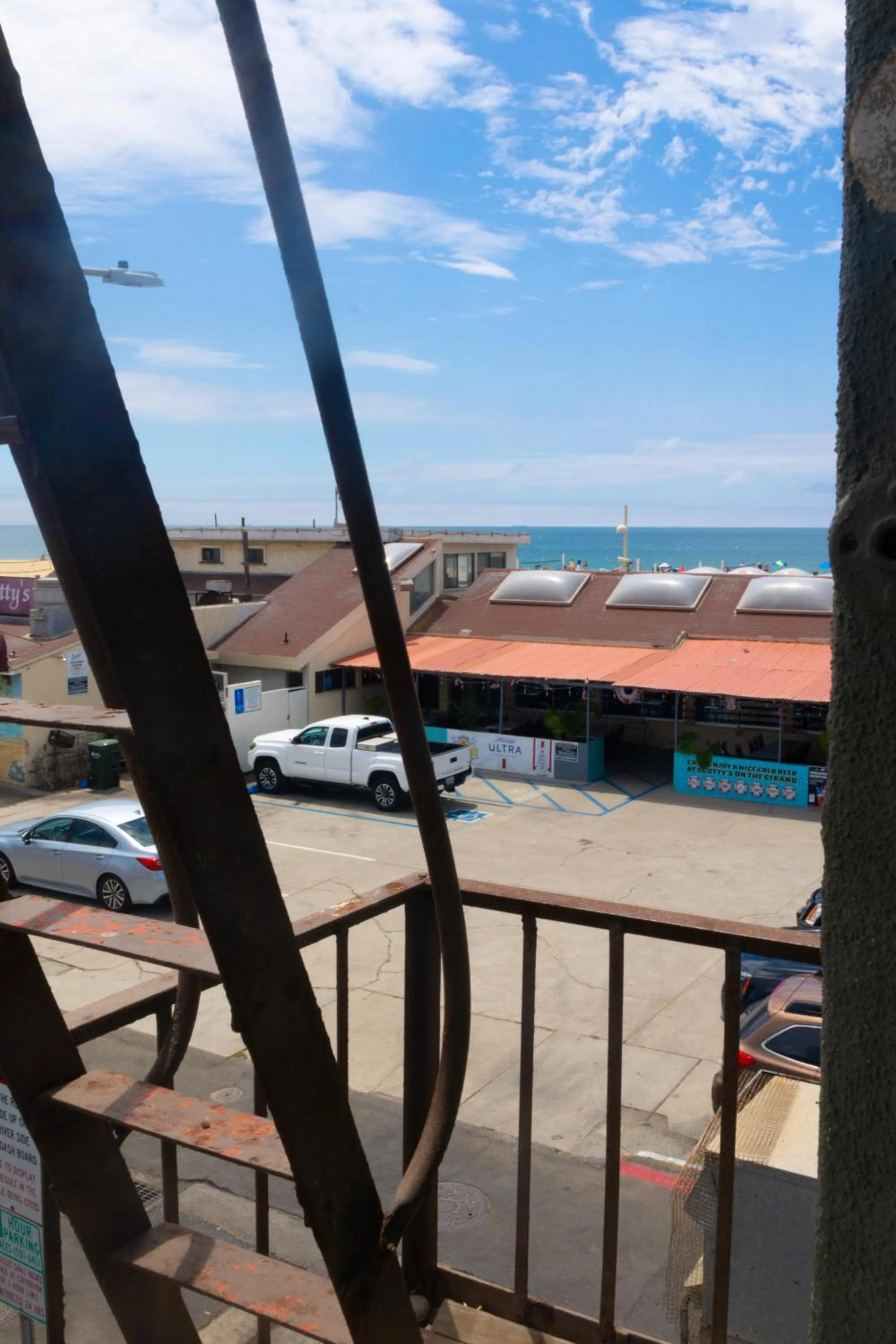 Property building in ITH Surf City Hostel Hermosa Beach