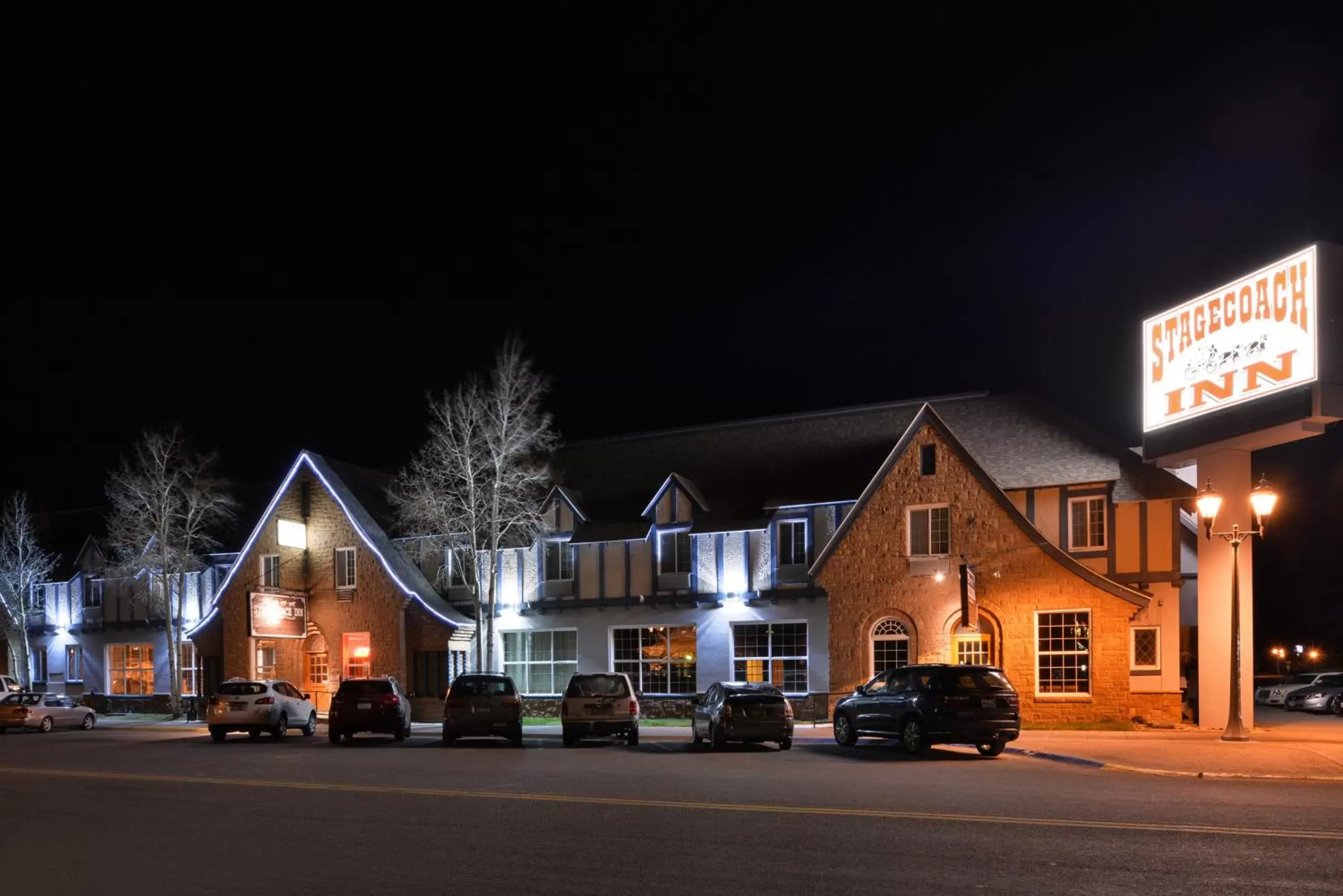 Night, Property Building in Stage Coach Inn