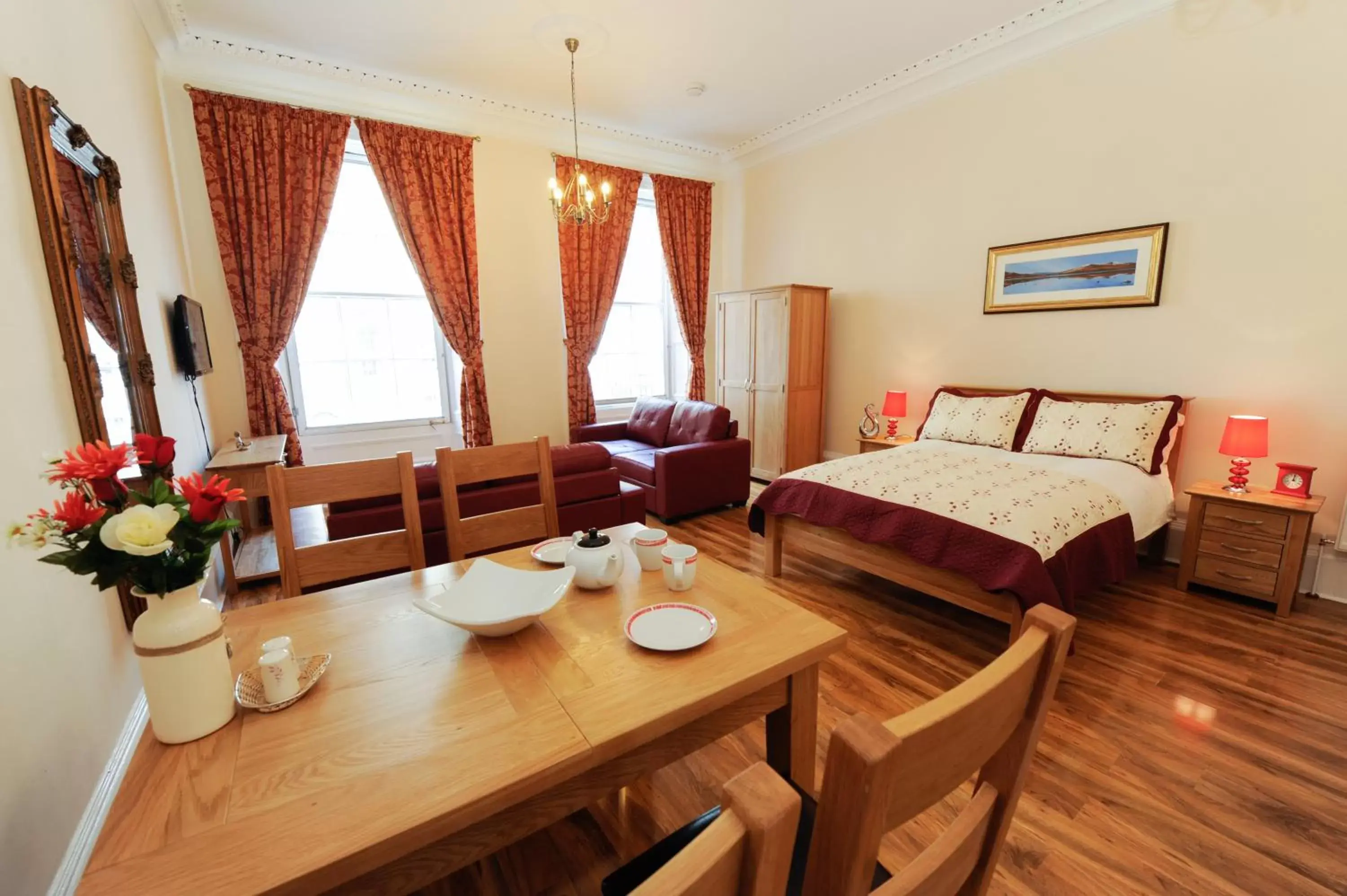 Living room in Edinburgh City Suites