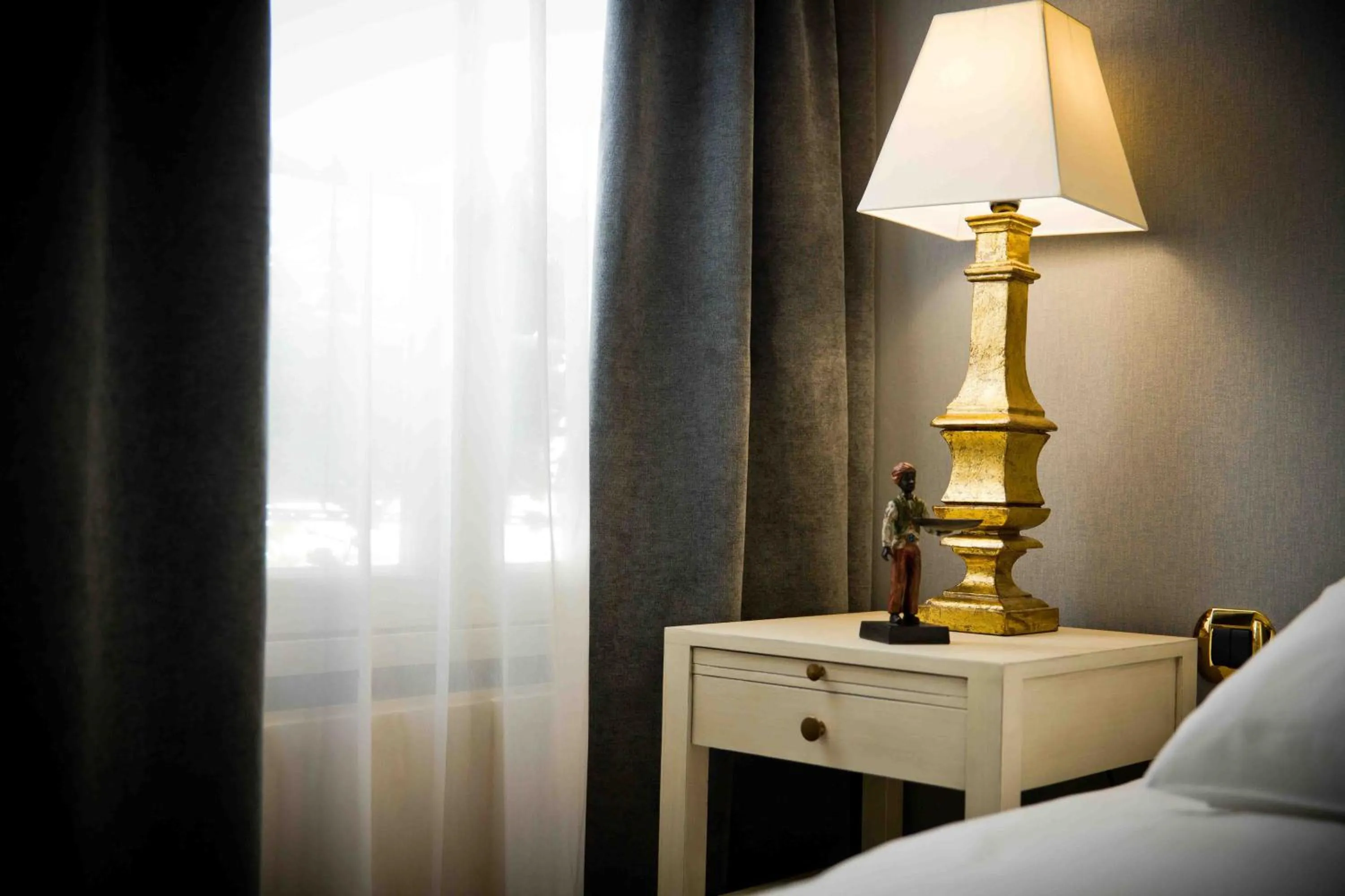 Decorative detail, Bed in Champerret Heliopolis