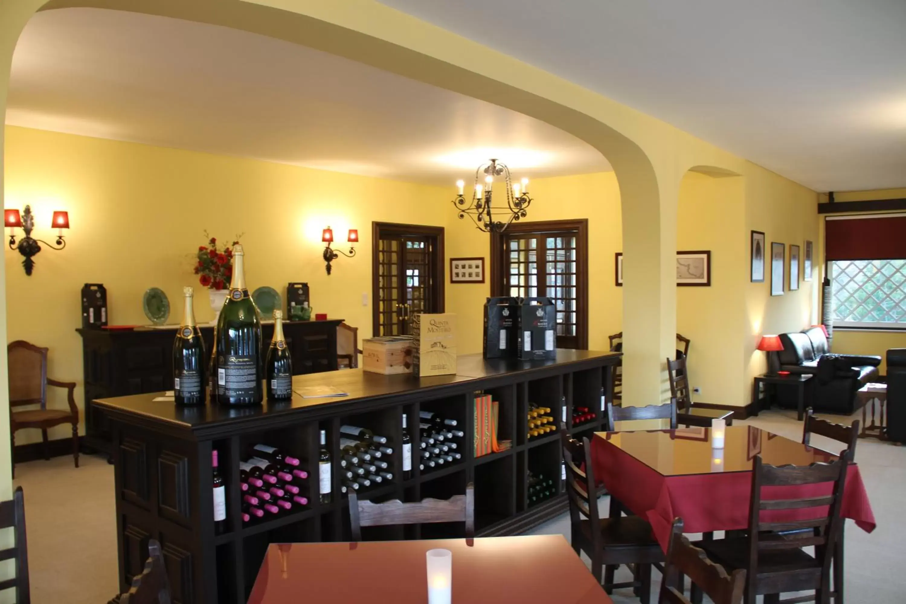 Restaurant/Places to Eat in Camping Lamego Douro Valley