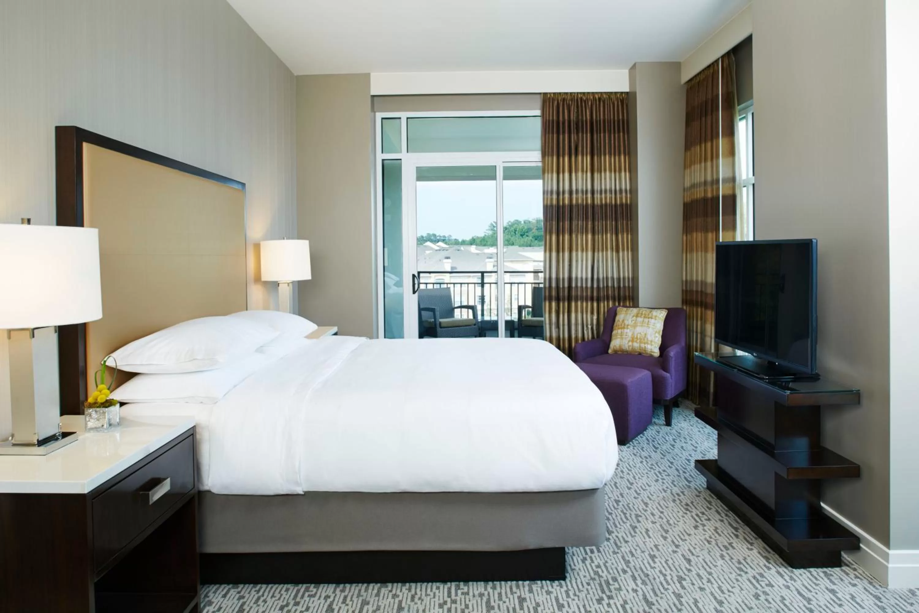 Bed in Hyatt Regency Atlanta Perimeter at Villa Christina