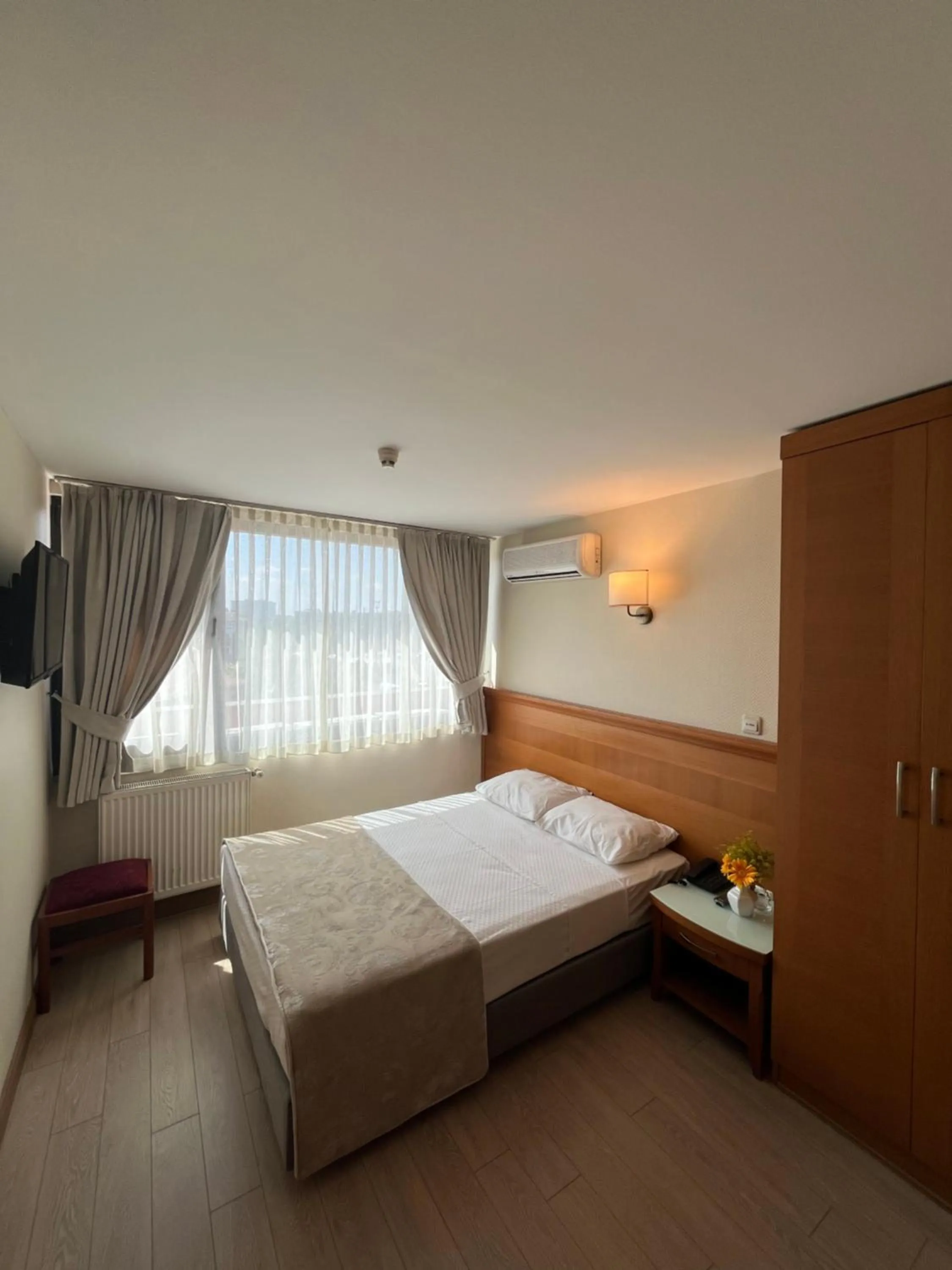 Bedroom, Bed in Yavuz Hotel