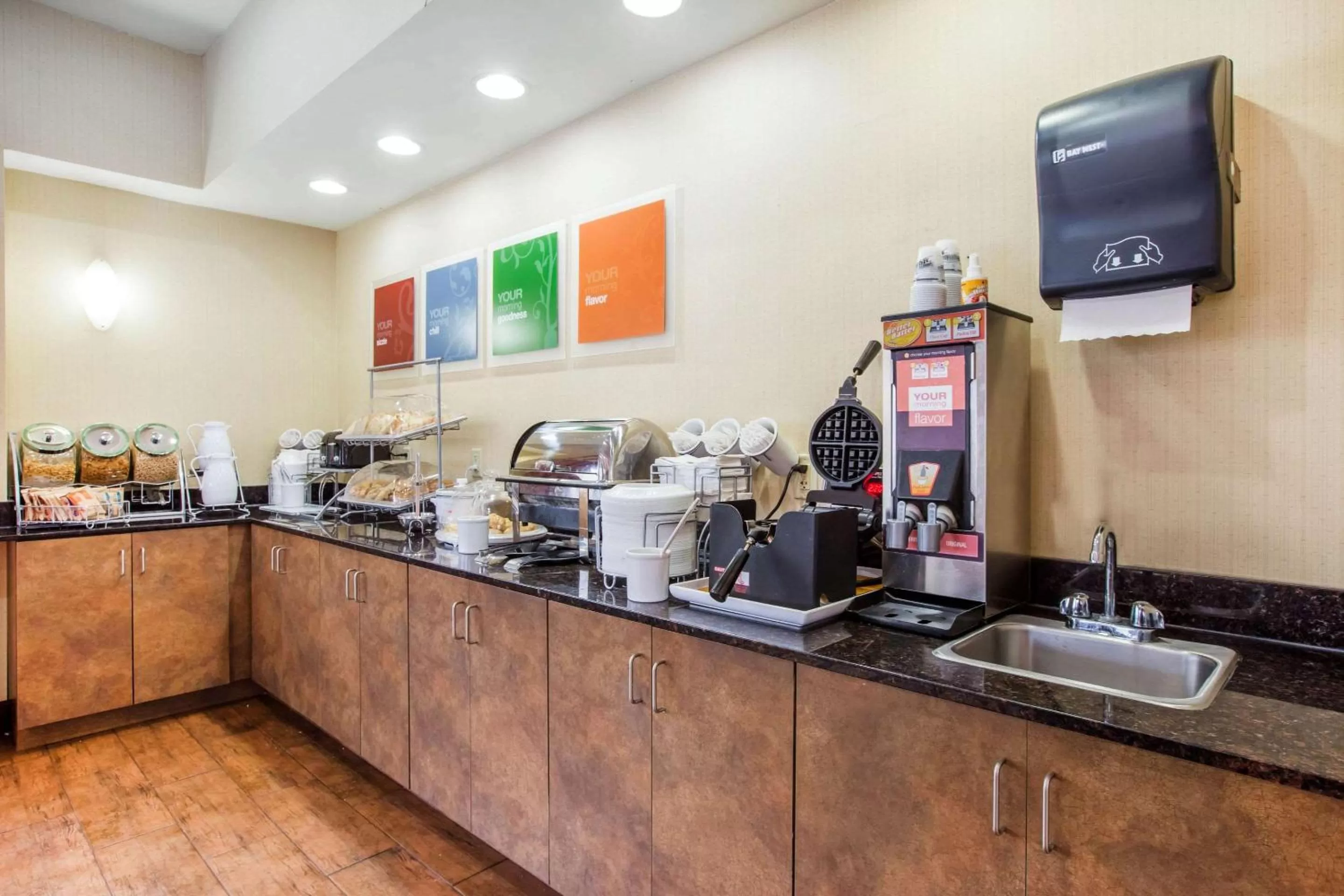 Restaurant/places to eat in Comfort Suites Golden Isles Gateway