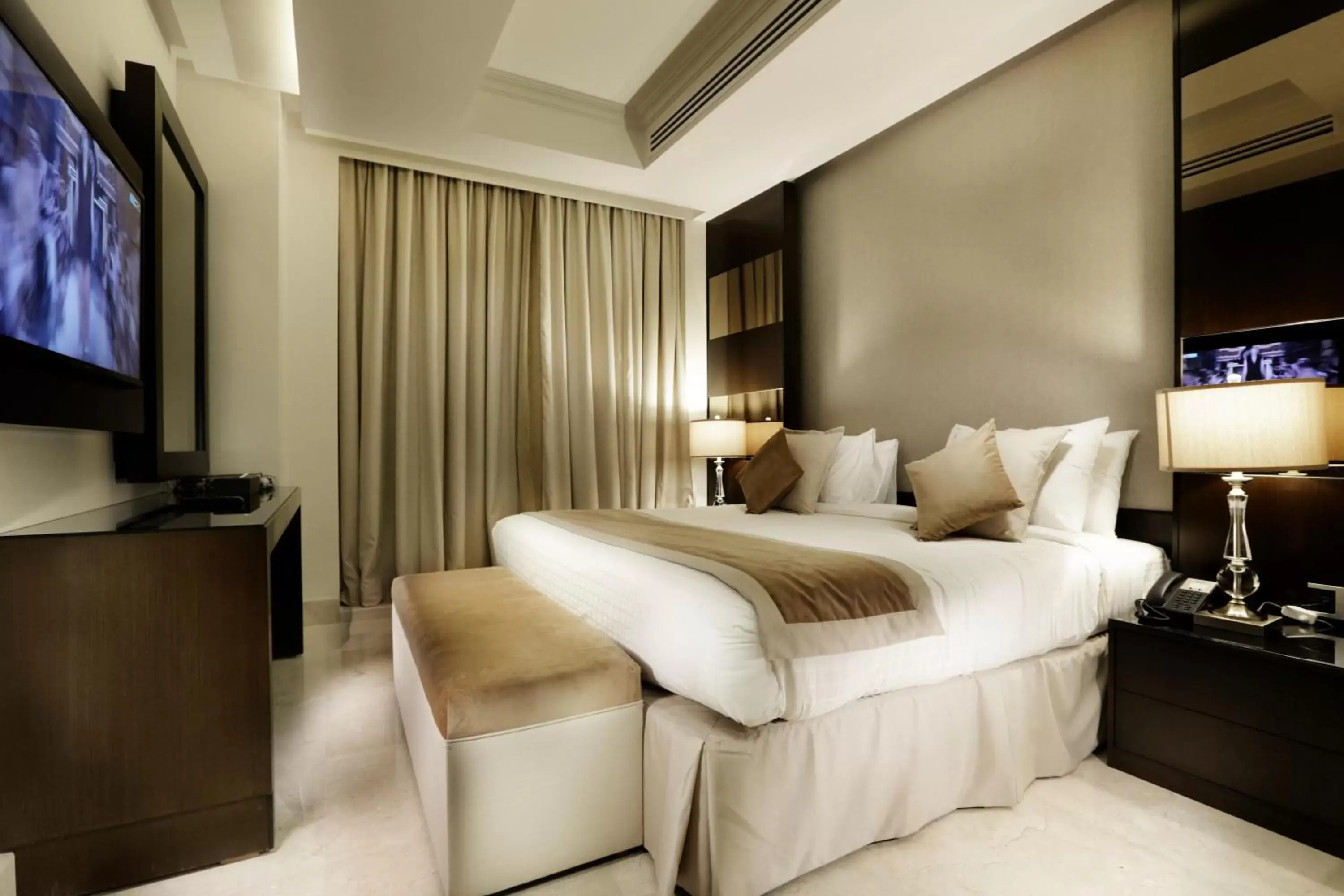 Bedroom, Bed in Aswar Hotel Suites Riyadh