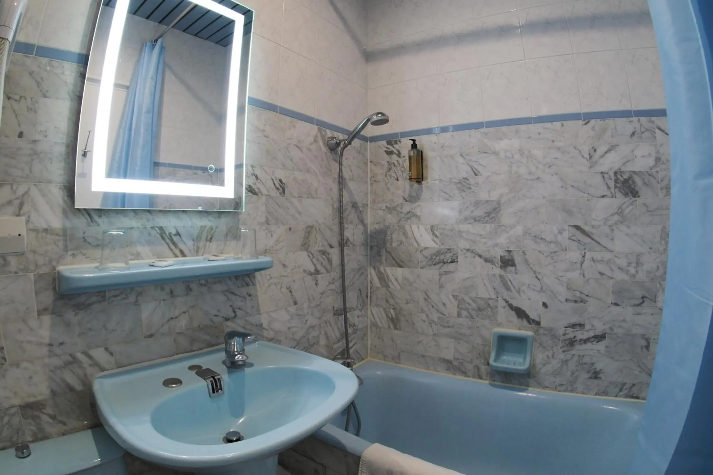 Bathroom in Hotel Busby