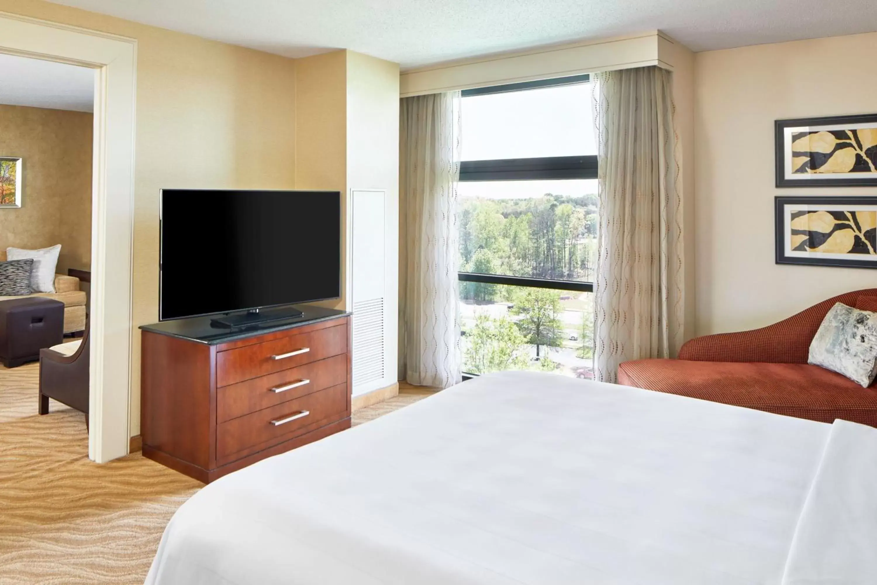 Bedroom, Bed in Atlanta Marriott Alpharetta