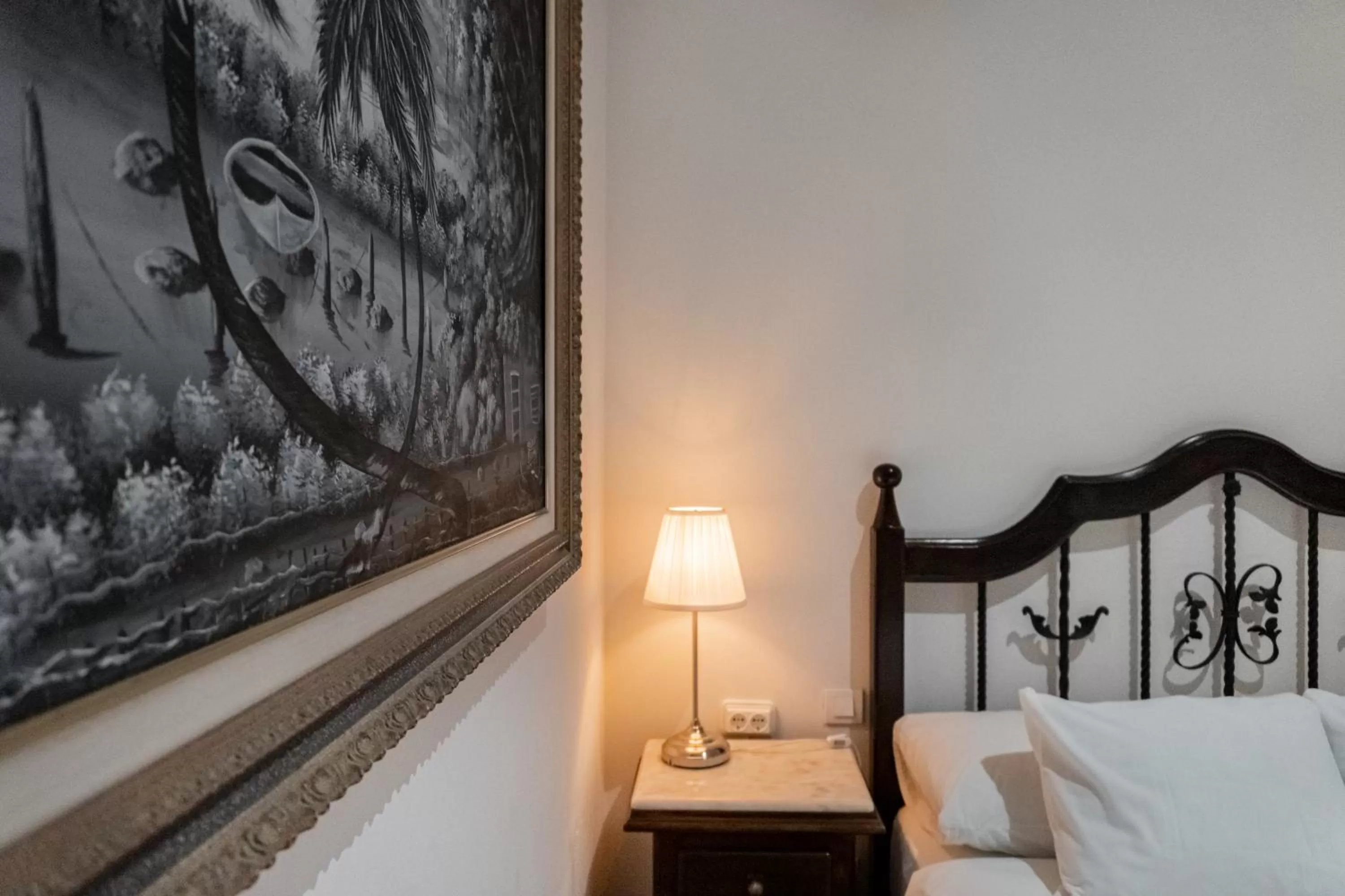 Bedroom, Bed in Santa Ana Suite & Rooms