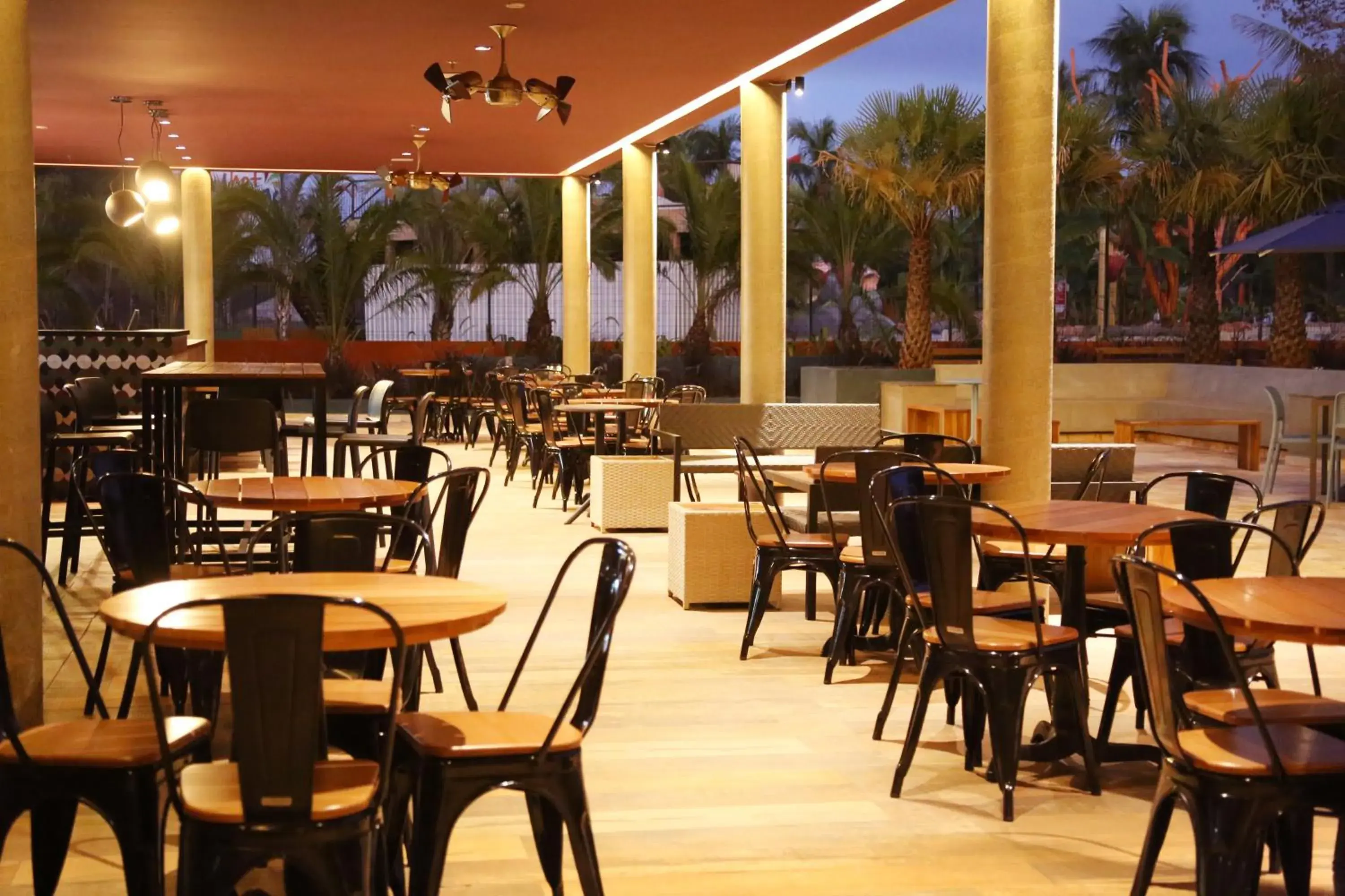 Lounge or bar, Restaurant/Places to Eat in Hot Beach Resort