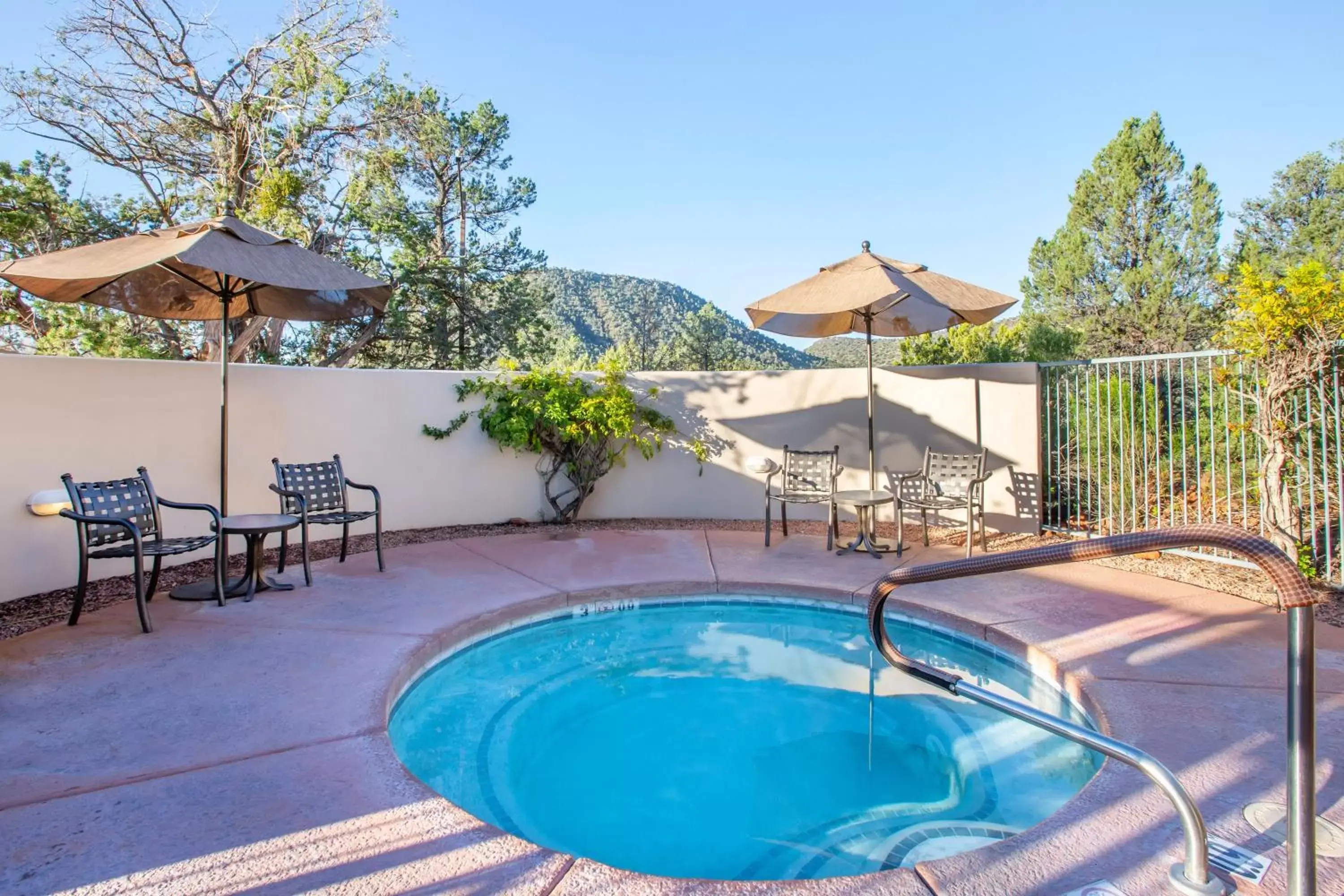 Hot Tub, Swimming Pool in Hilton Vacation Club Ridge on Sedona