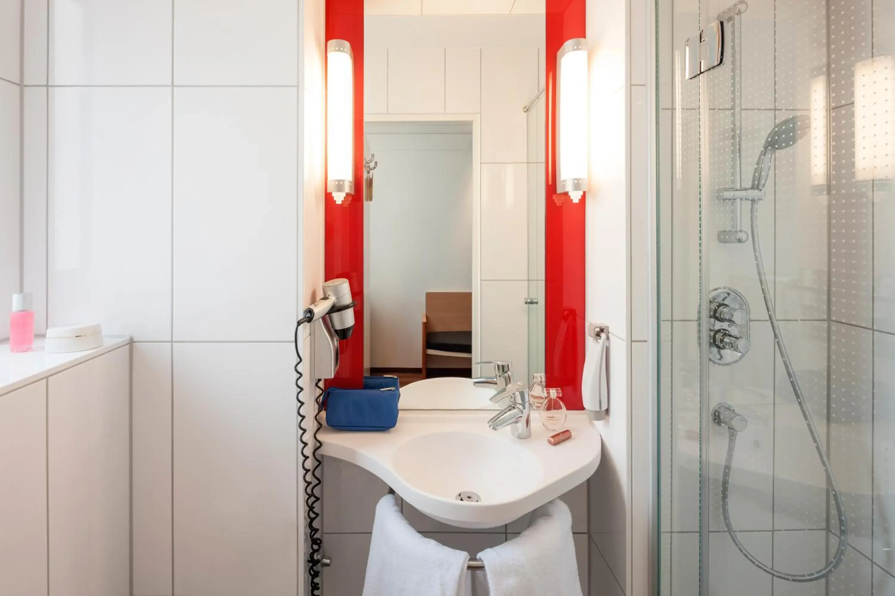 Photo of the whole room, Bathroom in Ibis Nuernberg Hauptbahnhof