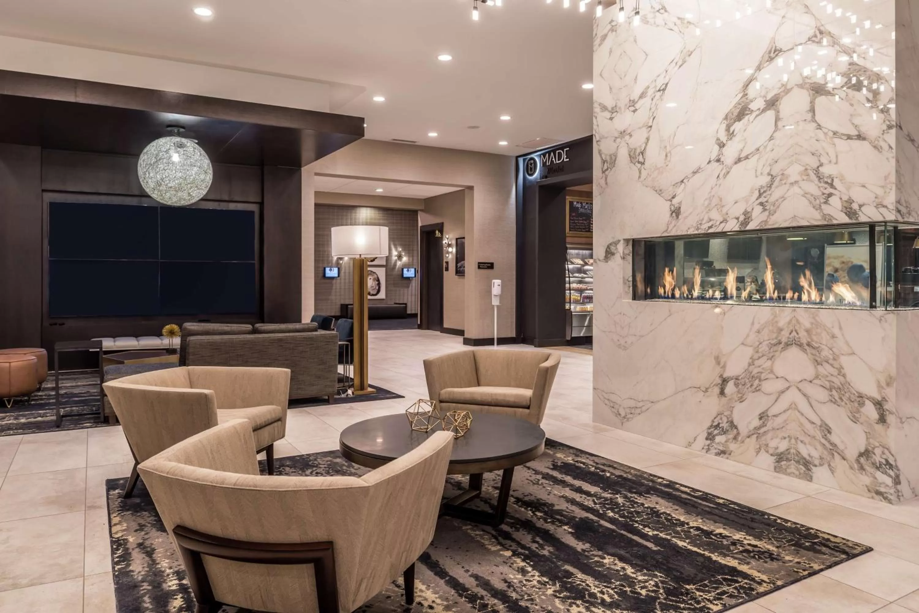 Lobby or reception in Doubletree By Hilton Lafayette East