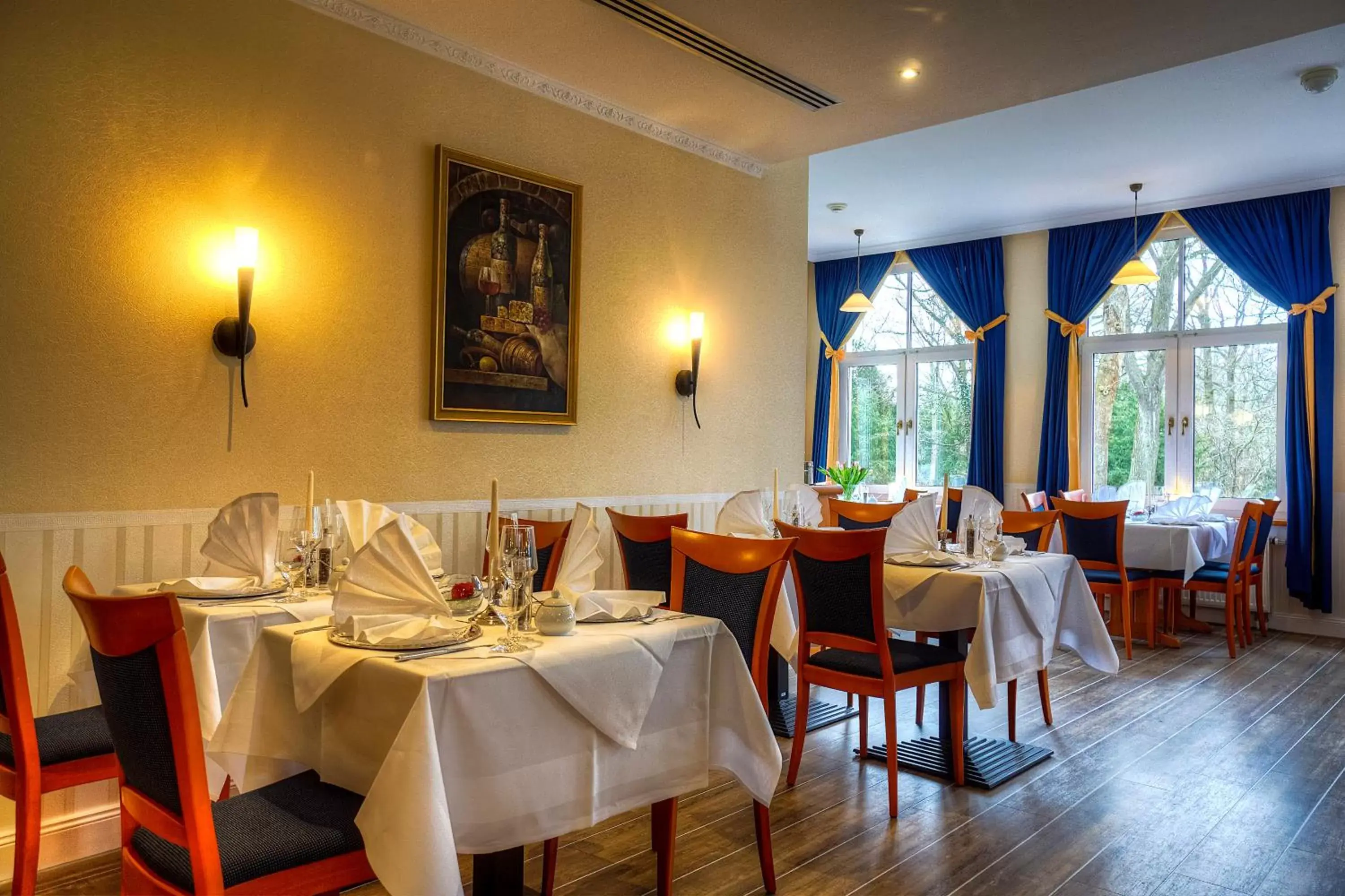 Restaurant/Places to Eat in Kurpark Hotel