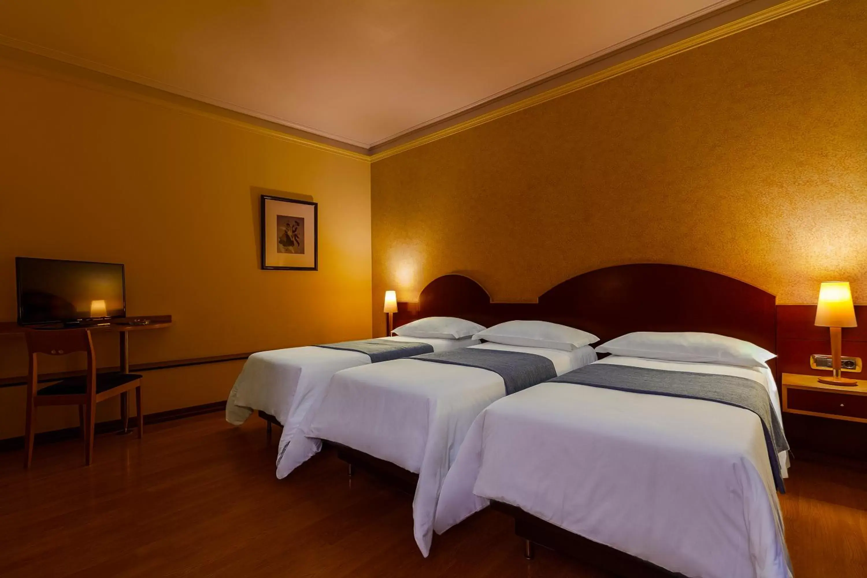 Bedroom, Bed in Hotel Internacional Porto