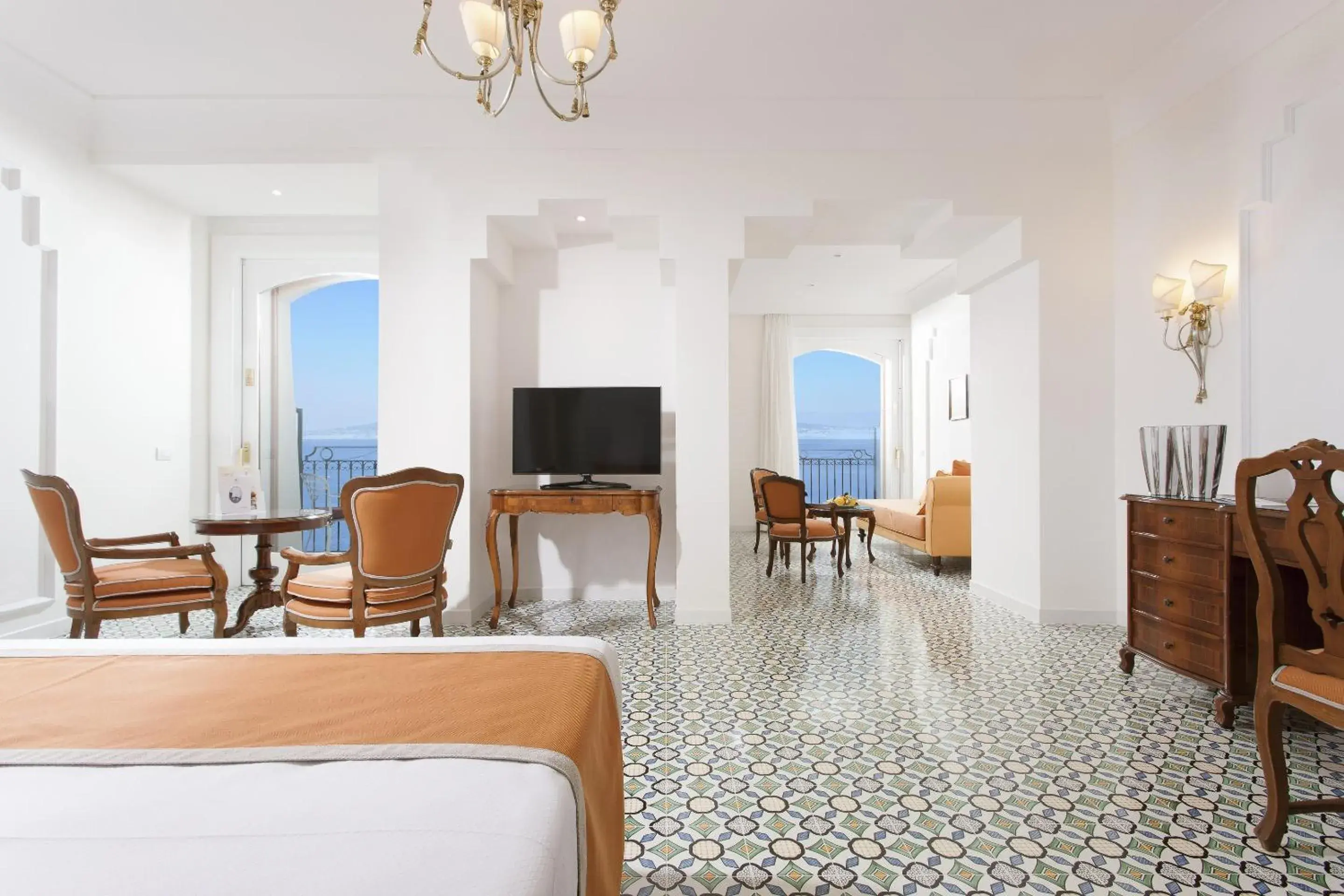 Photo of the whole room, Seating Area in Grand Hotel Ambasciatori