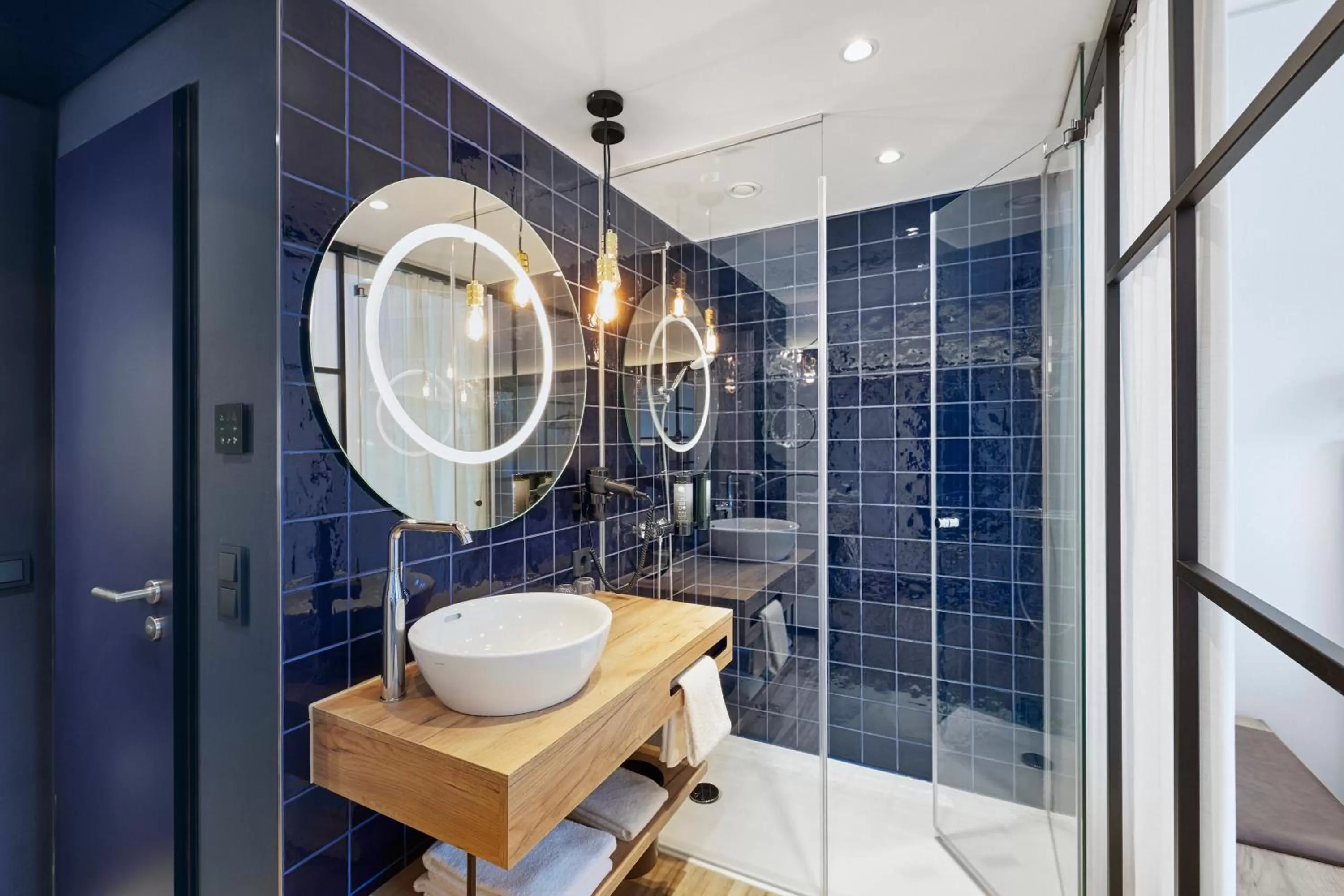 Shower in H2 Hotel Düsseldorf City