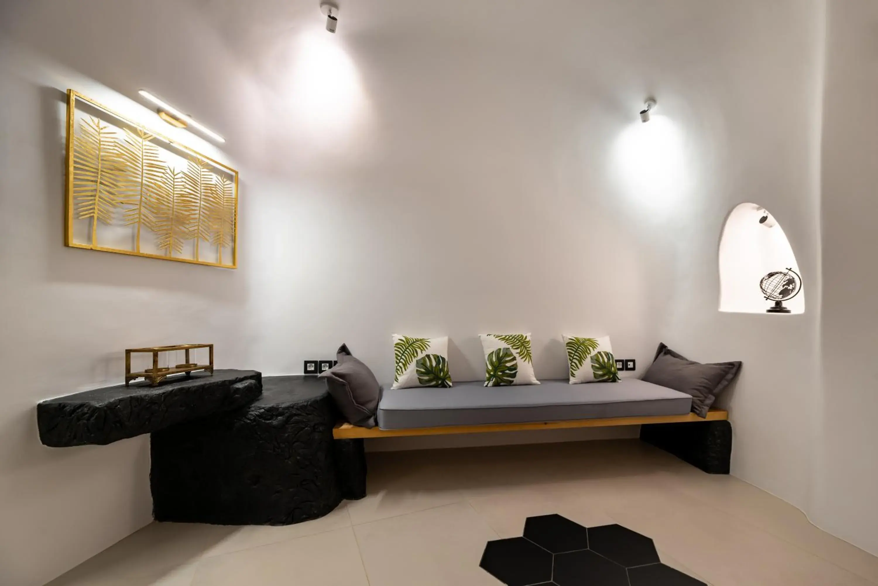 Bedroom, Seating Area in Daydream Luxury Suites