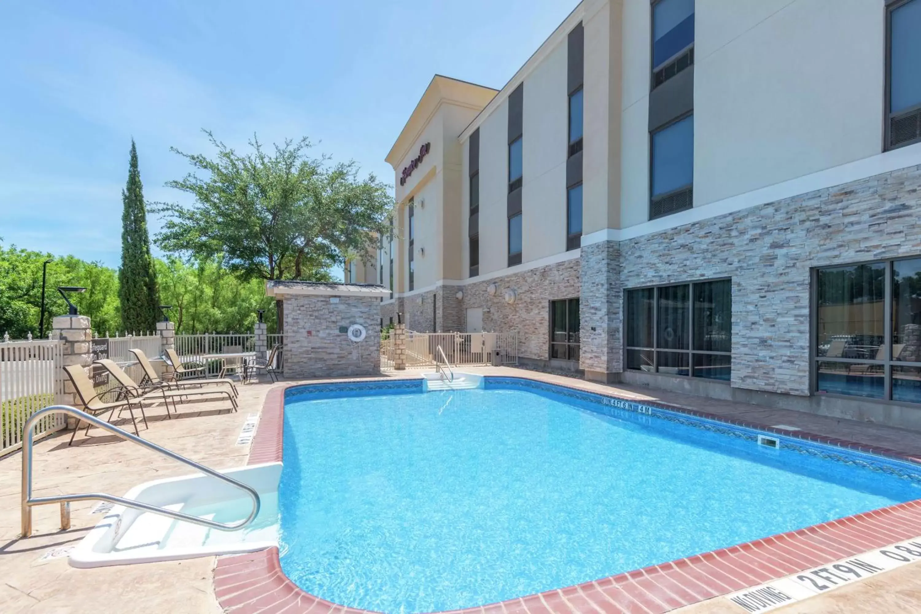 Pool view, Swimming Pool in Hampton Inn Brownwood