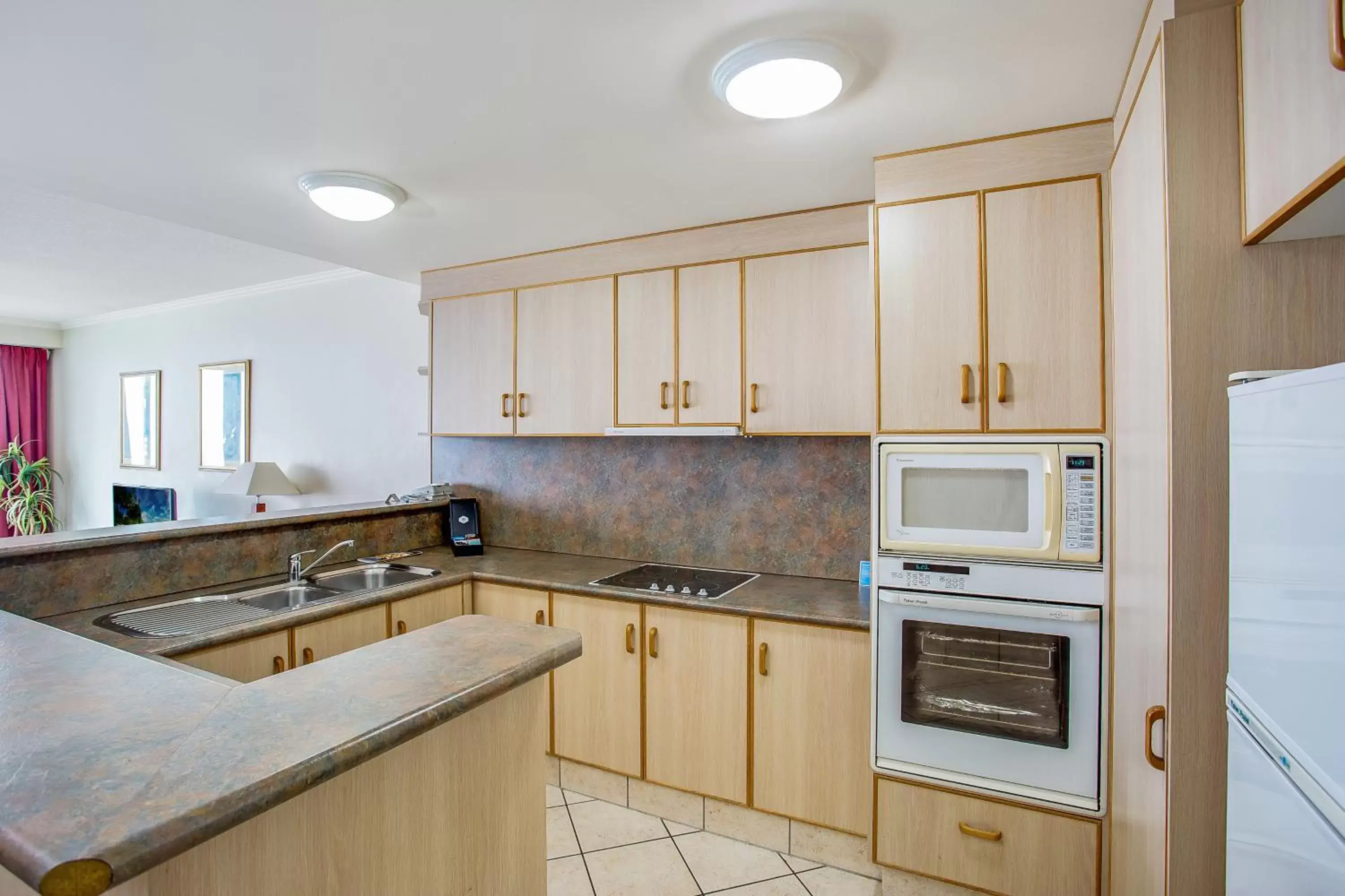 Kitchen or kitchenette, Kitchen/Kitchenette in Mantra Sun City