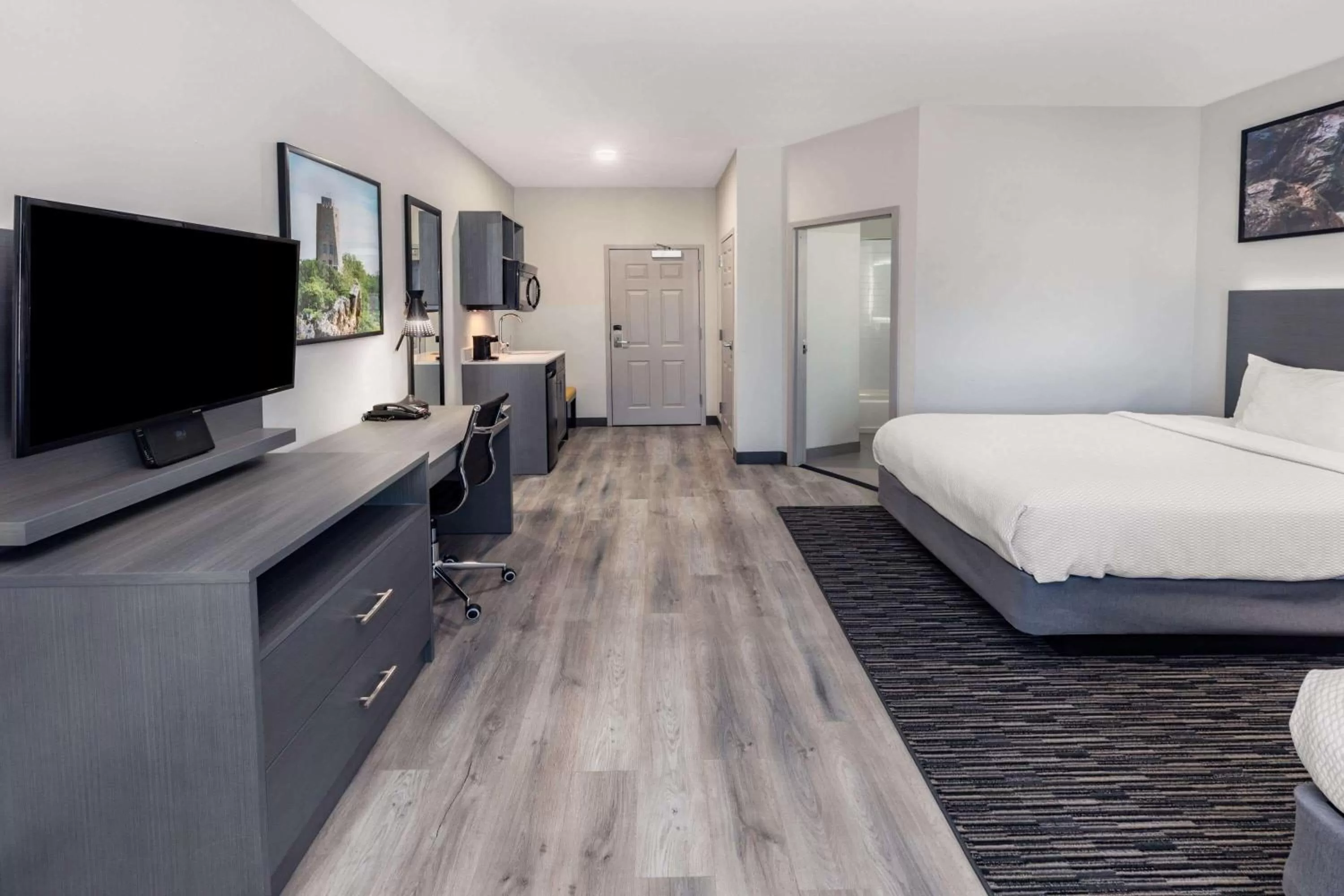 Bedroom, Bed in La Quinta Inn & Suites by Wyndham Ardmore