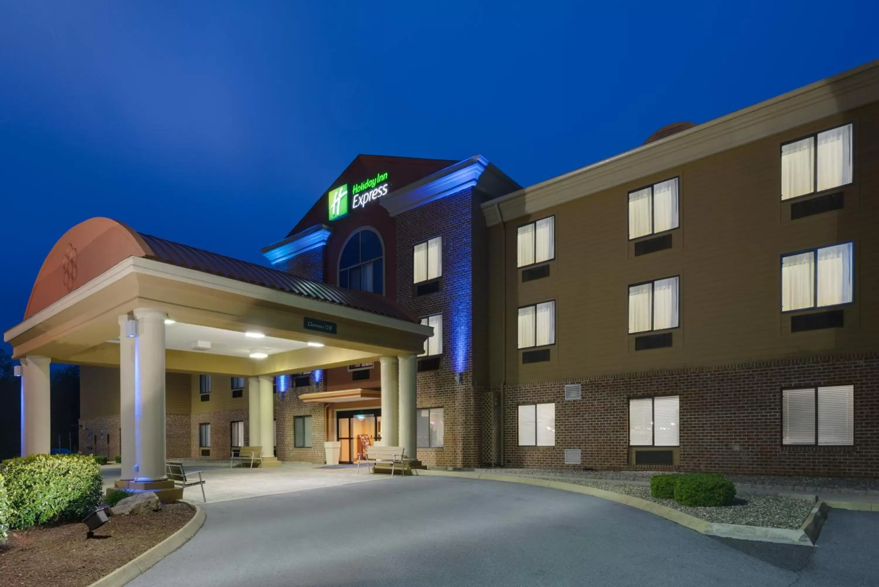 Property Building in Holiday Inn Express Charles Town, an IHG Hotel