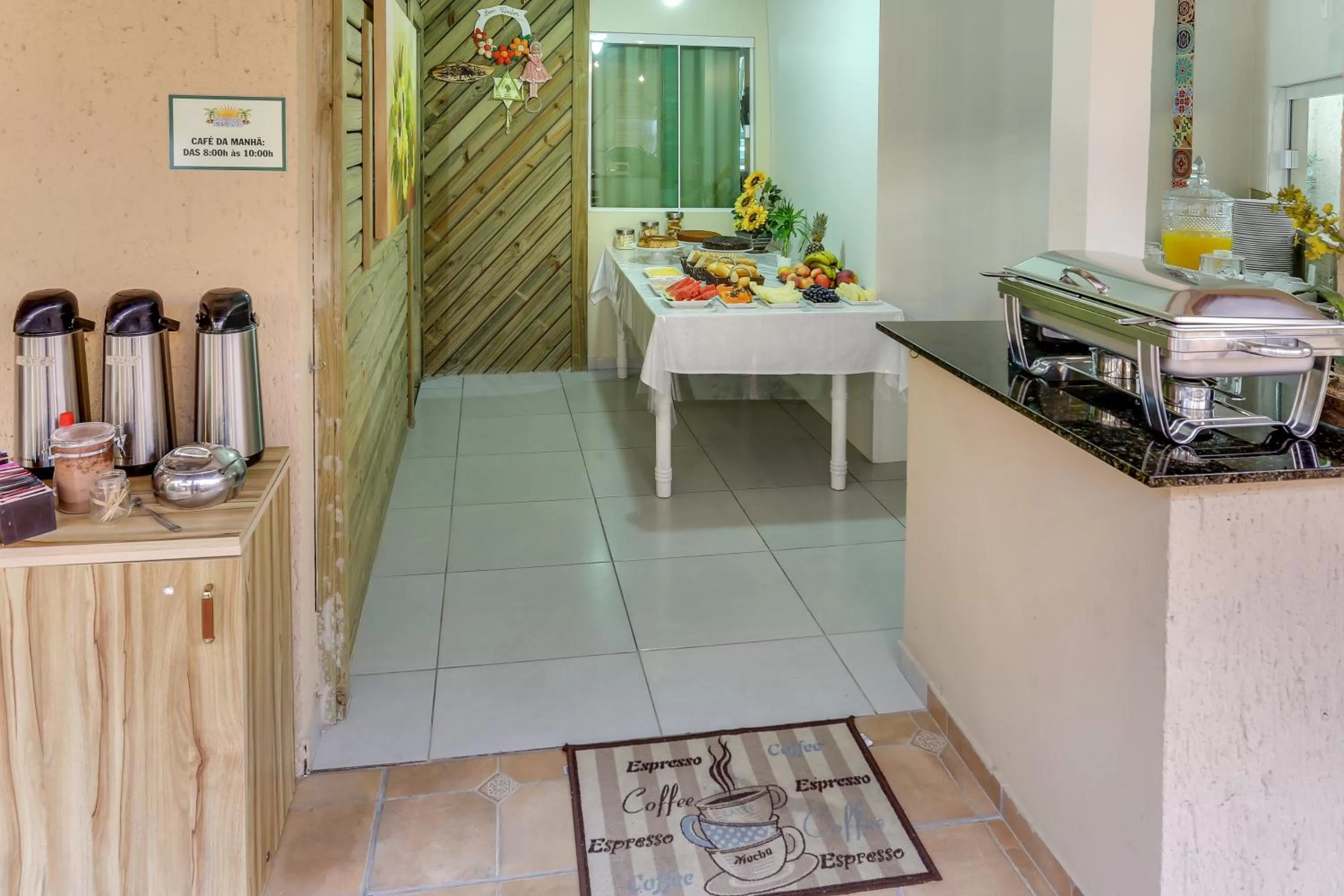 Buffet breakfast in Pousada Tissiano