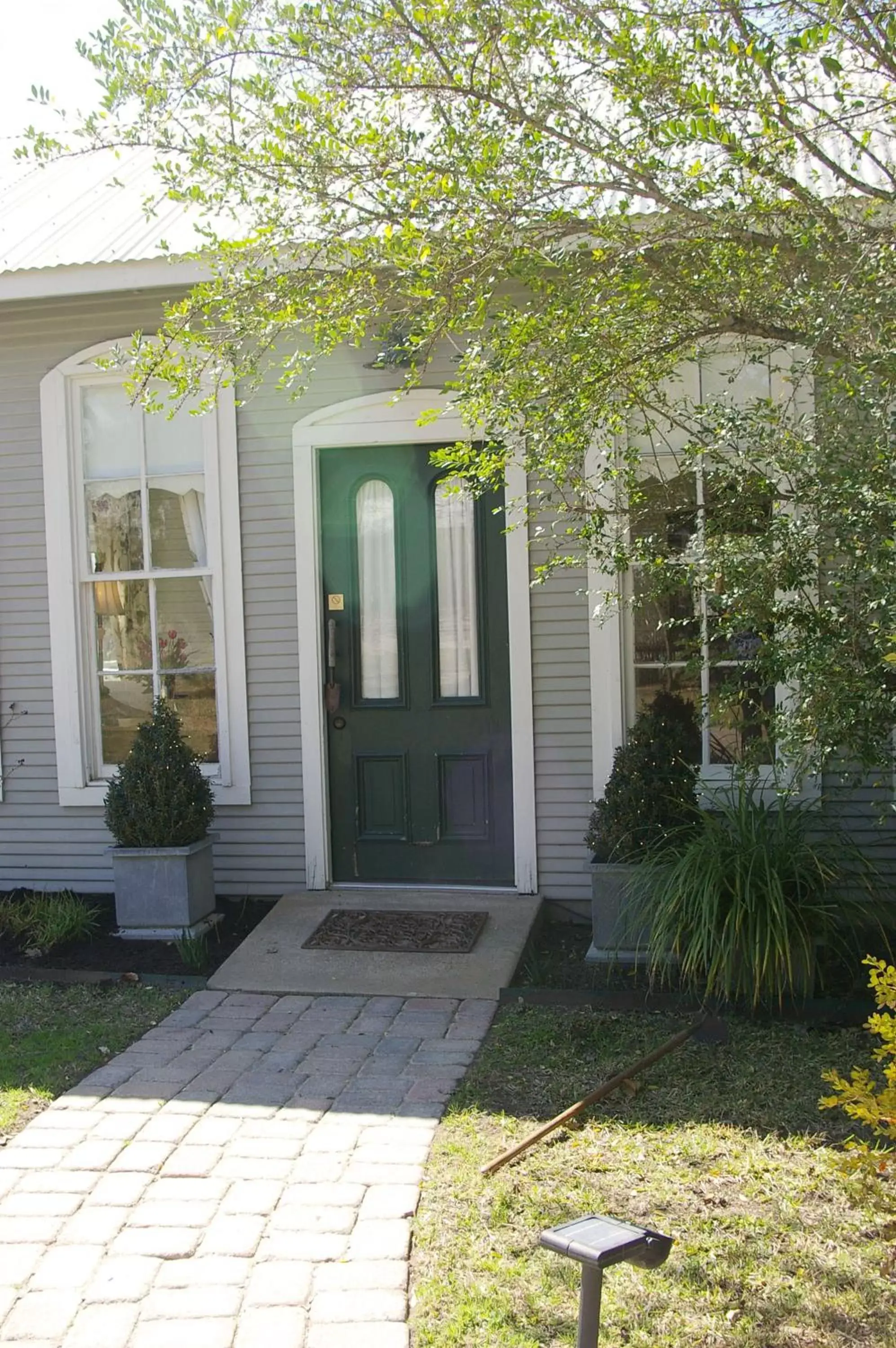 Facade/entrance, Property Building in Rainbow Courts