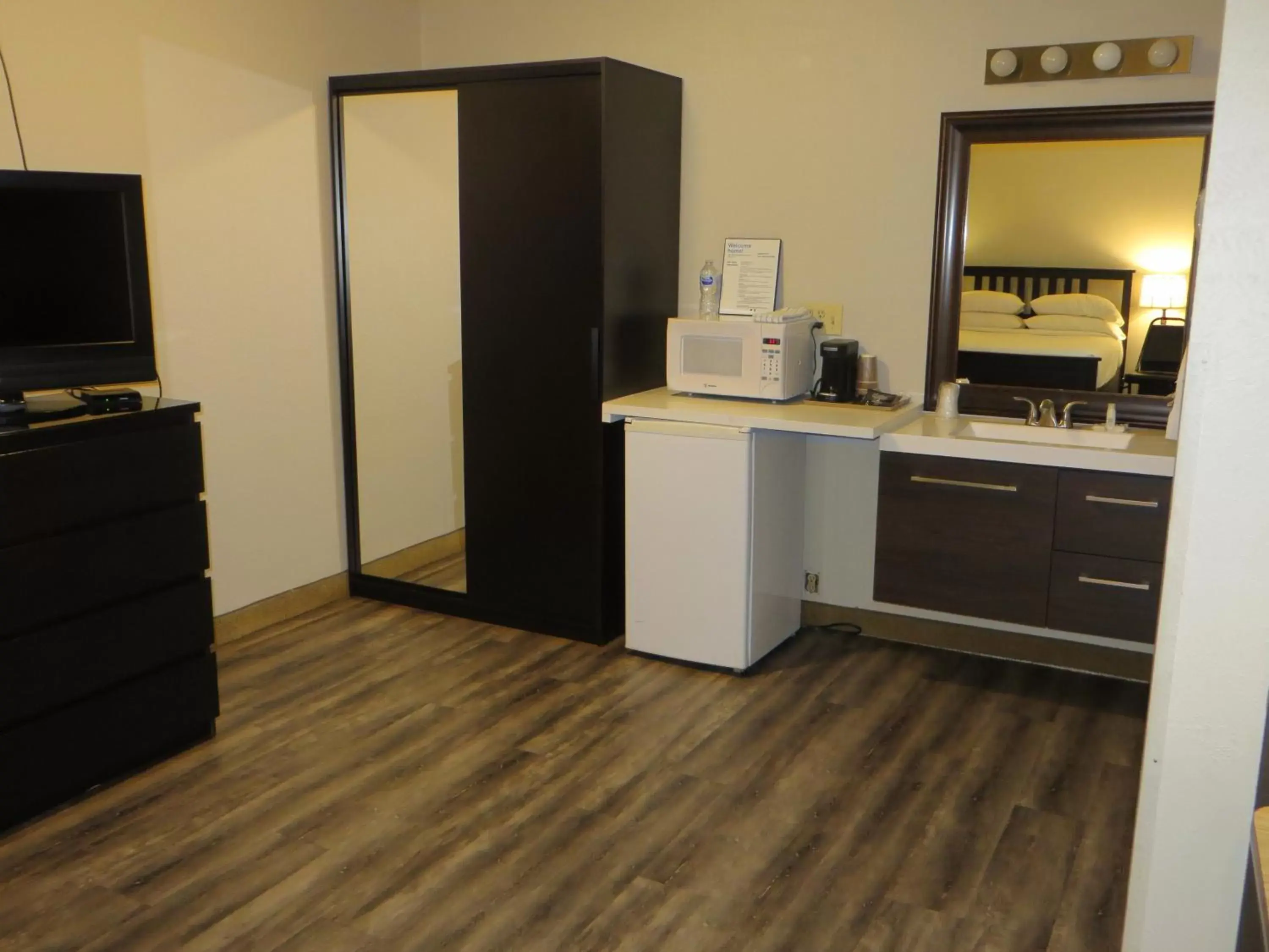 Kitchen/Kitchenette in Boulder Twin Lakes Inn