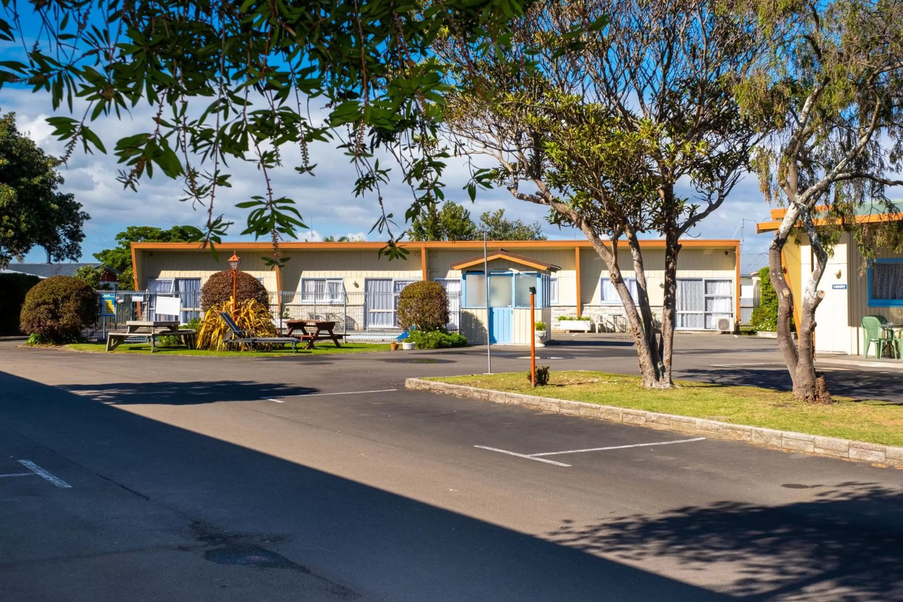 Property building in Spanish Lady Motel