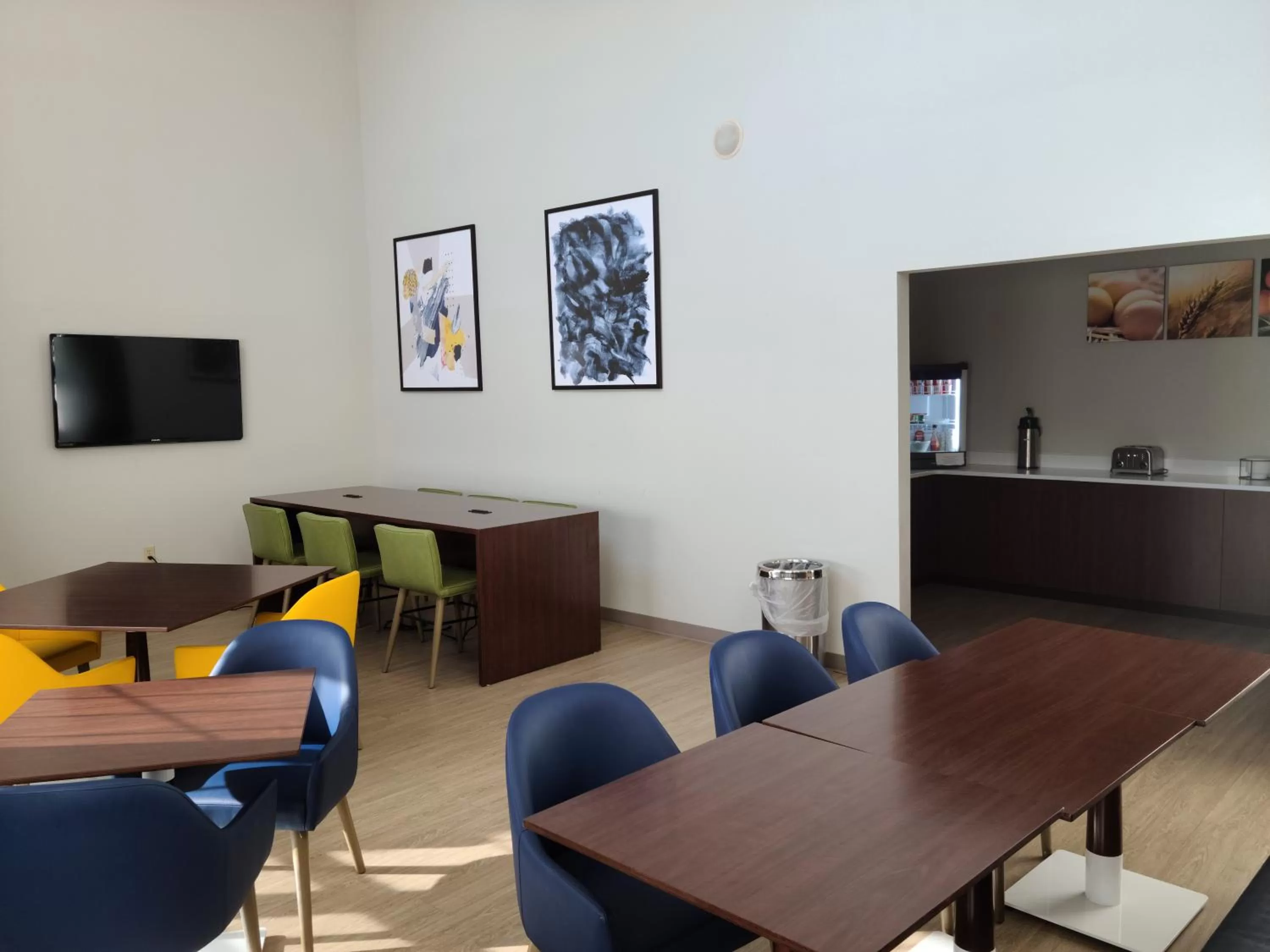 Breakfast in Comfort Inn & Suites Shelbyville