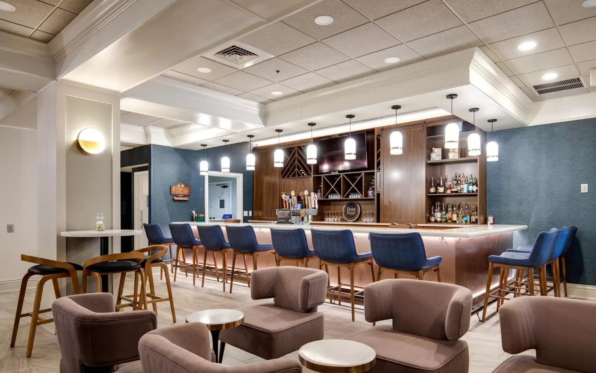 Breakfast, Lounge/Bar in Four Points by Sheraton York