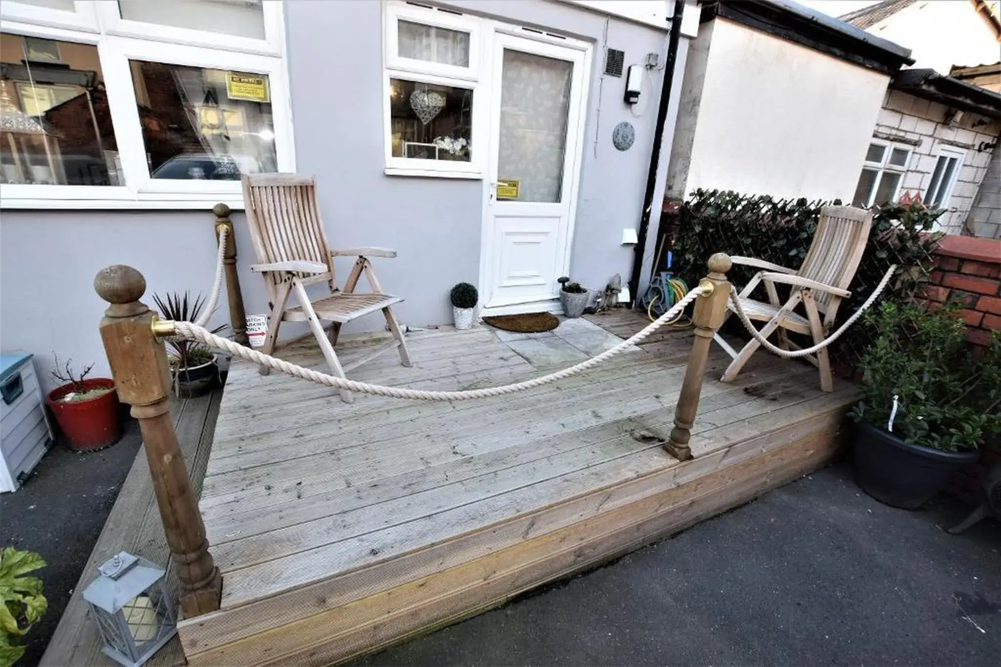 Property building in Bridle Lodge Apartments Property building in Bridle Lodge Apartments