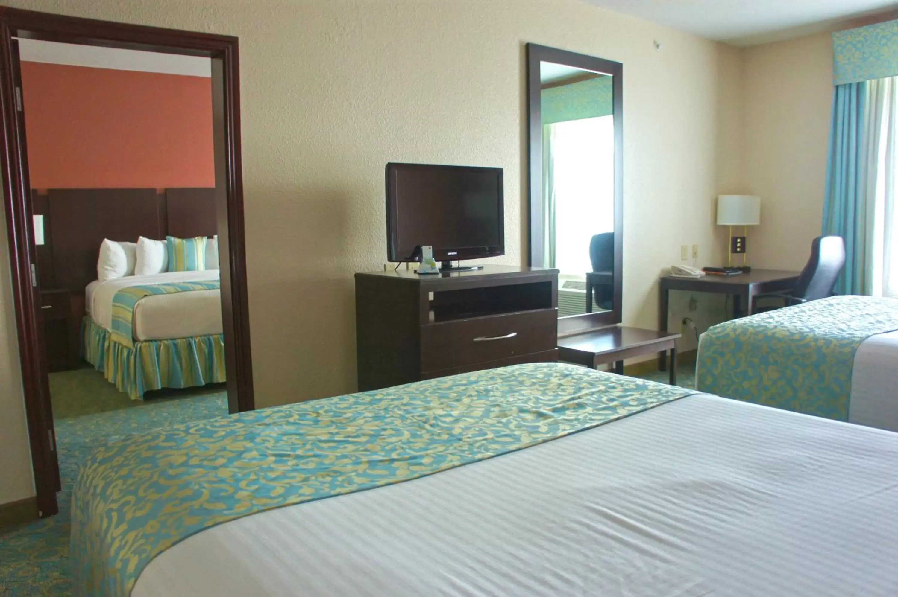 Photo of the whole room, Bed in Ramada by Wyndham South Waco