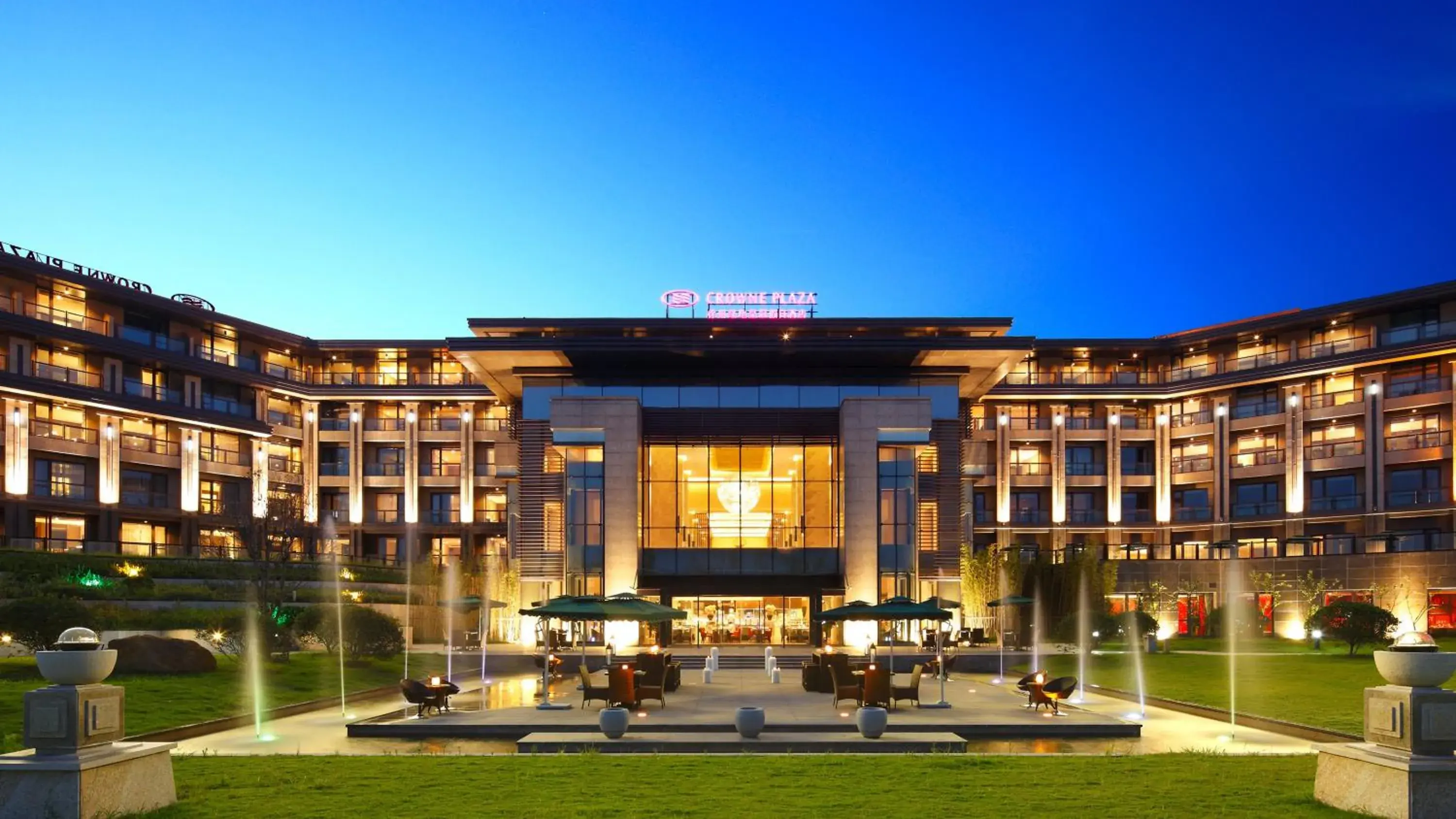 Property Building in Crowne Plaza Xuzhou Dalong Lake, an IHG Hotel