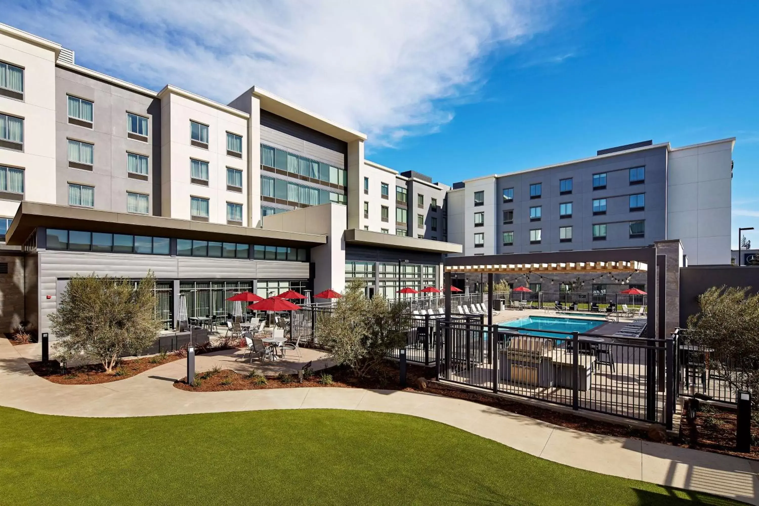 Property Building in Homewood Suites By Hilton Long Beach Airport